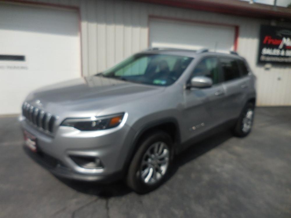 2019 Gray Jeep Cherokee Latitude Plus 4WD (1C4PJMLB1KD) with an 2.4L L4 DOHC 16V engine, 9A transmission, located at 8464 Route 219, Brockway, PA, 15824, (814) 265-1330, 41.226871, -78.780518 - Photo #0