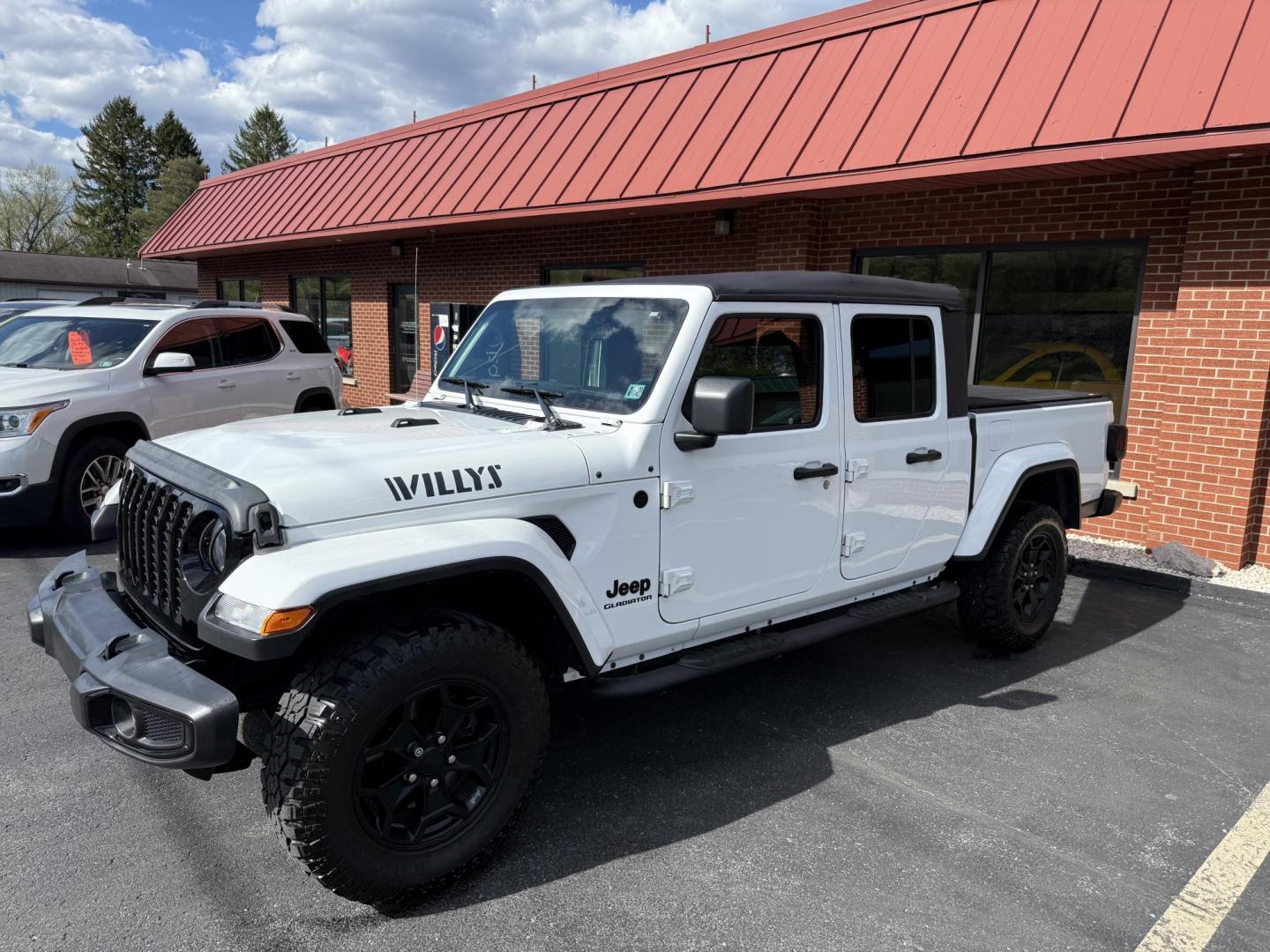 2021 Jeep Gladiator WILLYS SPORT's photo