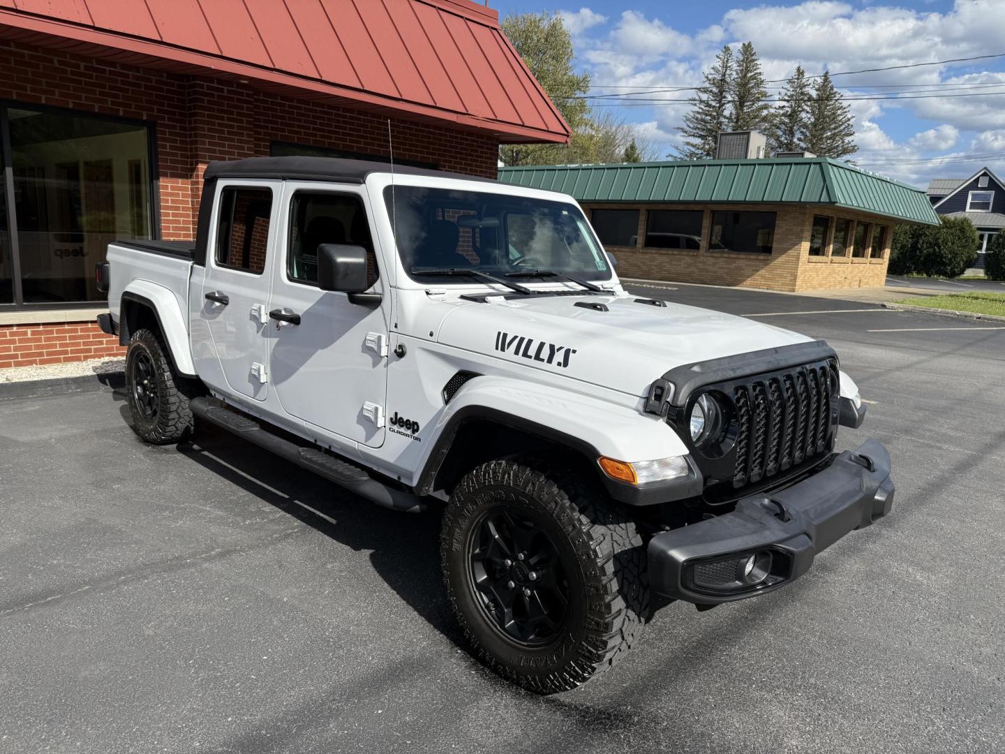 2021 White Jeep Gladiator Sport (1C6HJTAG1ML) with an 3.6L V6 DOHC 24V engine, AUTO transmission, located at 8464 Route 219, Brockway, PA, 15824, (814) 265-1330, 41.226871, -78.780518 - WOW...Don't pass up this next to new 2021 Jeep Gladiator Sport Willys package with 4-wheel drive, automatic, soft top, air condition, blacked out wheels, running boards, factory hitch, and ONLY 63000 miles. This pre owned Jeep is priced to sell. Serviced, Pa-Inspected, and comes with A warranty. Sto - Photo#17