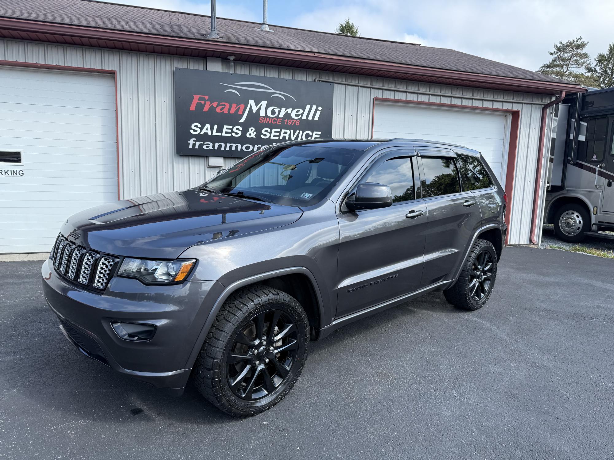photo of 2019 Jeep Grand Cherokee Altitude 4WD
