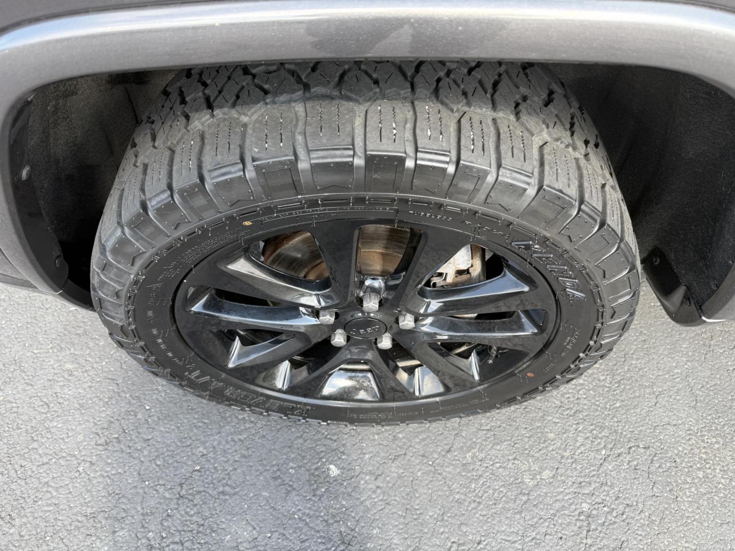 2019 Charcoal Jeep Grand Cherokee Laredo 4WD (1C4RJFAG6KC) with an 3.6L V6 DOHC 24V engine, 8A transmission, located at 8464 Route 219, Brockway, PA, 15824, (814) 265-1330, 41.226871, -78.780518 - ONE SHARP JEEP! Well equipped 2019 Jeep Grand Cherokee Altitude 4wd with leather/cloth seats, front power/heated seats, navigation with big screen radio and back up camera, power sunroof, and ONLY 61000 miles. This Jeep is in excellent shape and is serviced, Pa-Inspected and A warranty. Save thousa - Photo#1