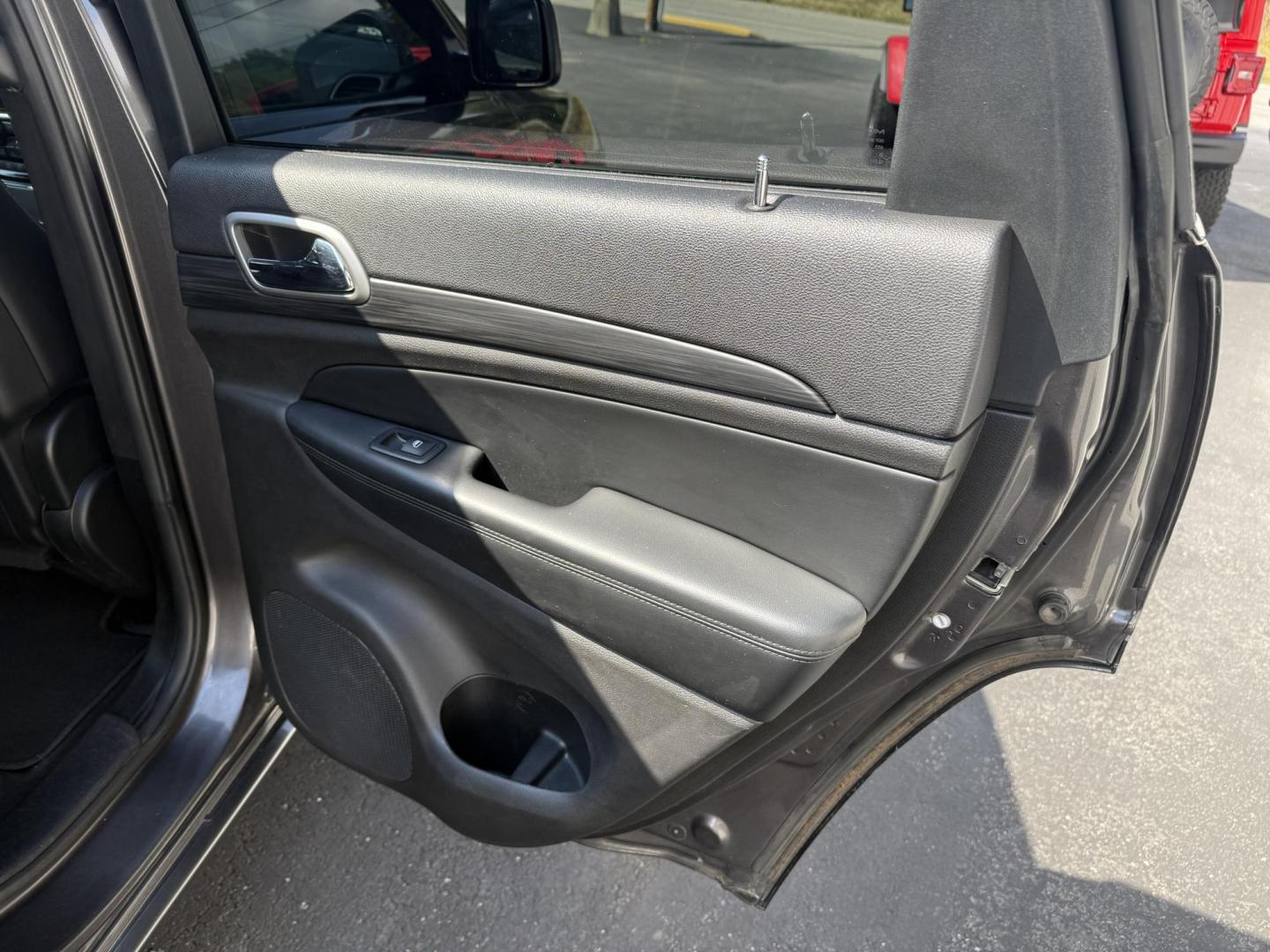 2019 Charcoal Jeep Grand Cherokee Laredo 4WD (1C4RJFAG6KC) with an 3.6L V6 DOHC 24V engine, 8A transmission, located at 8464 Route 219, Brockway, PA, 15824, (814) 265-1330, 41.226871, -78.780518 - ONE SHARP JEEP! Well equipped 2019 Jeep Grand Cherokee Altitude 4wd with leather/cloth seats, front power/heated seats, navigation with big screen radio and back up camera, power sunroof, and ONLY 61000 miles. This Jeep is in excellent shape and is serviced, Pa-Inspected and A warranty. Save thousa - Photo#15