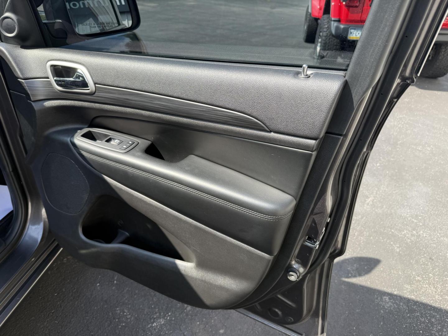 2019 Charcoal Jeep Grand Cherokee Laredo 4WD (1C4RJFAG6KC) with an 3.6L V6 DOHC 24V engine, 8A transmission, located at 8464 Route 219, Brockway, PA, 15824, (814) 265-1330, 41.226871, -78.780518 - ONE SHARP JEEP! Well equipped 2019 Jeep Grand Cherokee Altitude 4wd with leather/cloth seats, front power/heated seats, navigation with big screen radio and back up camera, power sunroof, and ONLY 61000 miles. This Jeep is in excellent shape and is serviced, Pa-Inspected and A warranty. Save thousa - Photo#17