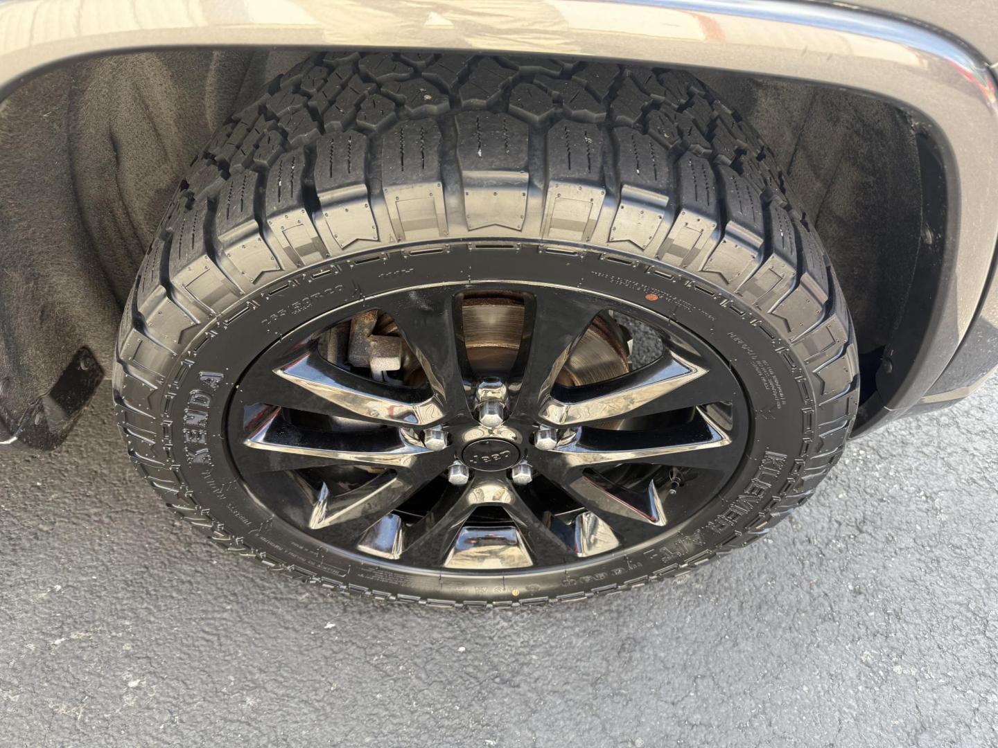 2019 Charcoal Jeep Grand Cherokee Laredo 4WD (1C4RJFAG6KC) with an 3.6L V6 DOHC 24V engine, 8A transmission, located at 8464 Route 219, Brockway, PA, 15824, (814) 265-1330, 41.226871, -78.780518 - ONE SHARP JEEP! Well equipped 2019 Jeep Grand Cherokee Altitude 4wd with leather/cloth seats, front power/heated seats, navigation with big screen radio and back up camera, power sunroof, and ONLY 61000 miles. This Jeep is in excellent shape and is serviced, Pa-Inspected and A warranty. Save thousa - Photo#18