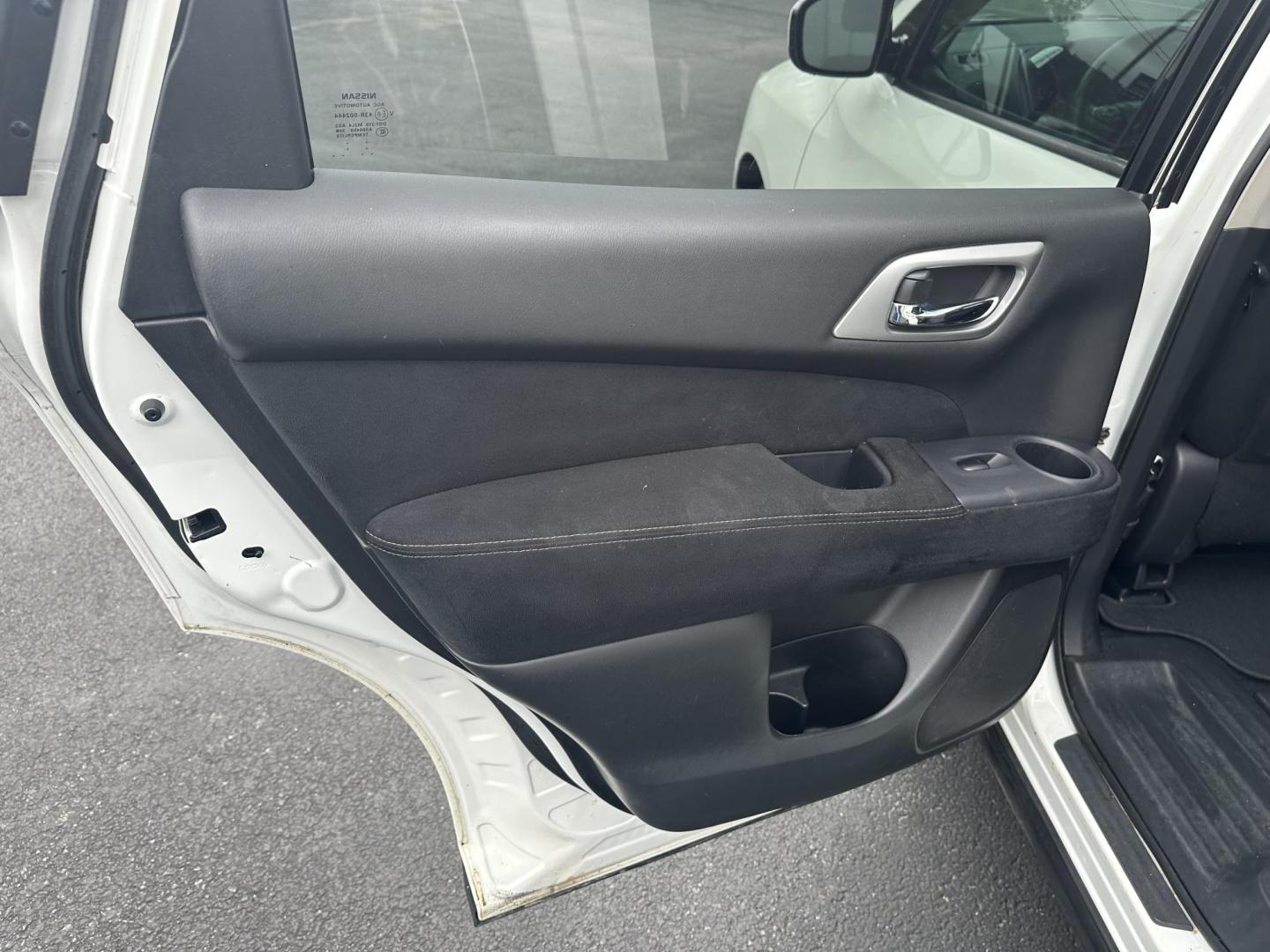 2015 White Nissan Pathfinder SL 4WD (5N1AR2MM9FC) with an 3.5L V6 DOHC 24V engine, Continuously Variable Transmission transmission, located at 8464 Route 219, Brockway, PA, 15824, (814) 265-1330, 41.226871, -78.780518 - Fresh local trade in very nice shape. Serviced, Pa-inspected, and priced to sell. Stop in and see the Morelli boys on this 2015 Nissan Pathfinder S AWD. - Photo#8