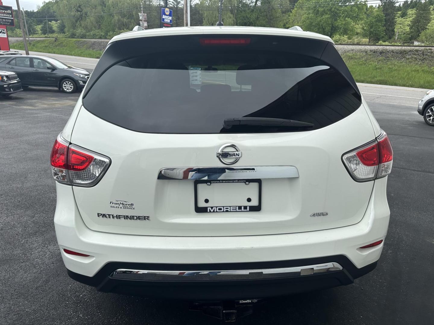 2015 White Nissan Pathfinder SL 4WD (5N1AR2MM9FC) with an 3.5L V6 DOHC 24V engine, Continuously Variable Transmission transmission, located at 8464 Route 219, Brockway, PA, 15824, (814) 265-1330, 41.226871, -78.780518 - Fresh local trade in very nice shape. Serviced, Pa-inspected, and priced to sell. Stop in and see the Morelli boys on this 2015 Nissan Pathfinder S AWD. - Photo#10