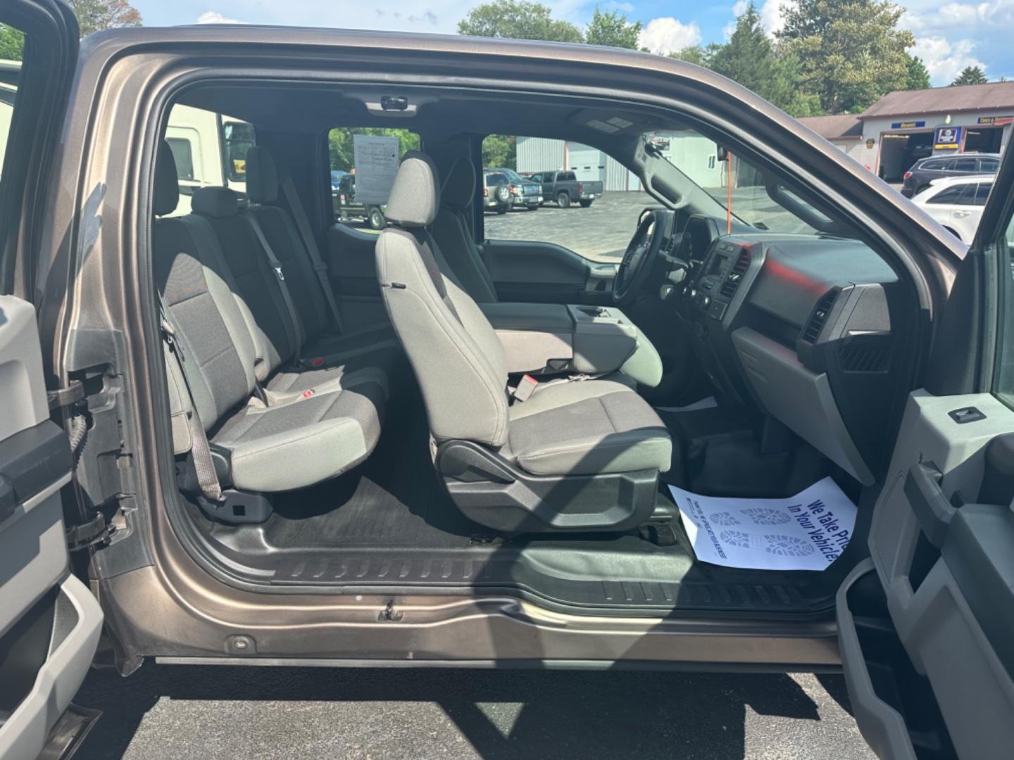 2015 Brown Ford F-150 Lariat SuperCab 6.5-ft. Bed 4WD (1FTEX1EP5FK) with an 2.7L V6 DOHC 24V engine, 6-Speed Automatic transmission, located at 8464 Route 219, Brockway, PA, 15824, (814) 265-1330, 41.226871, -78.780518 - Well taken care of 2015 Ford F150 Extended Cab 4x4 with V6 engine, air condition, power windows and locks, alloy wheels and much more. This truck is serviced and Pa-inspected and ready for you! Call the Morelli boys for your next vehicle. - Photo#14