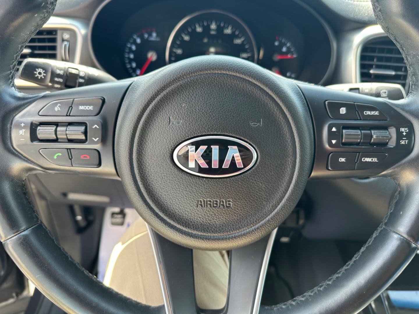 2017 Gray Kia Sorento EX V6 AWD (5XYPHDA59HG) with an 3.3L V6 DOHC 24V engine, 6A transmission, located at 8464 Route 219, Brockway, PA, 15824, (814) 265-1330, 41.226871, -78.780518 - Photo#9