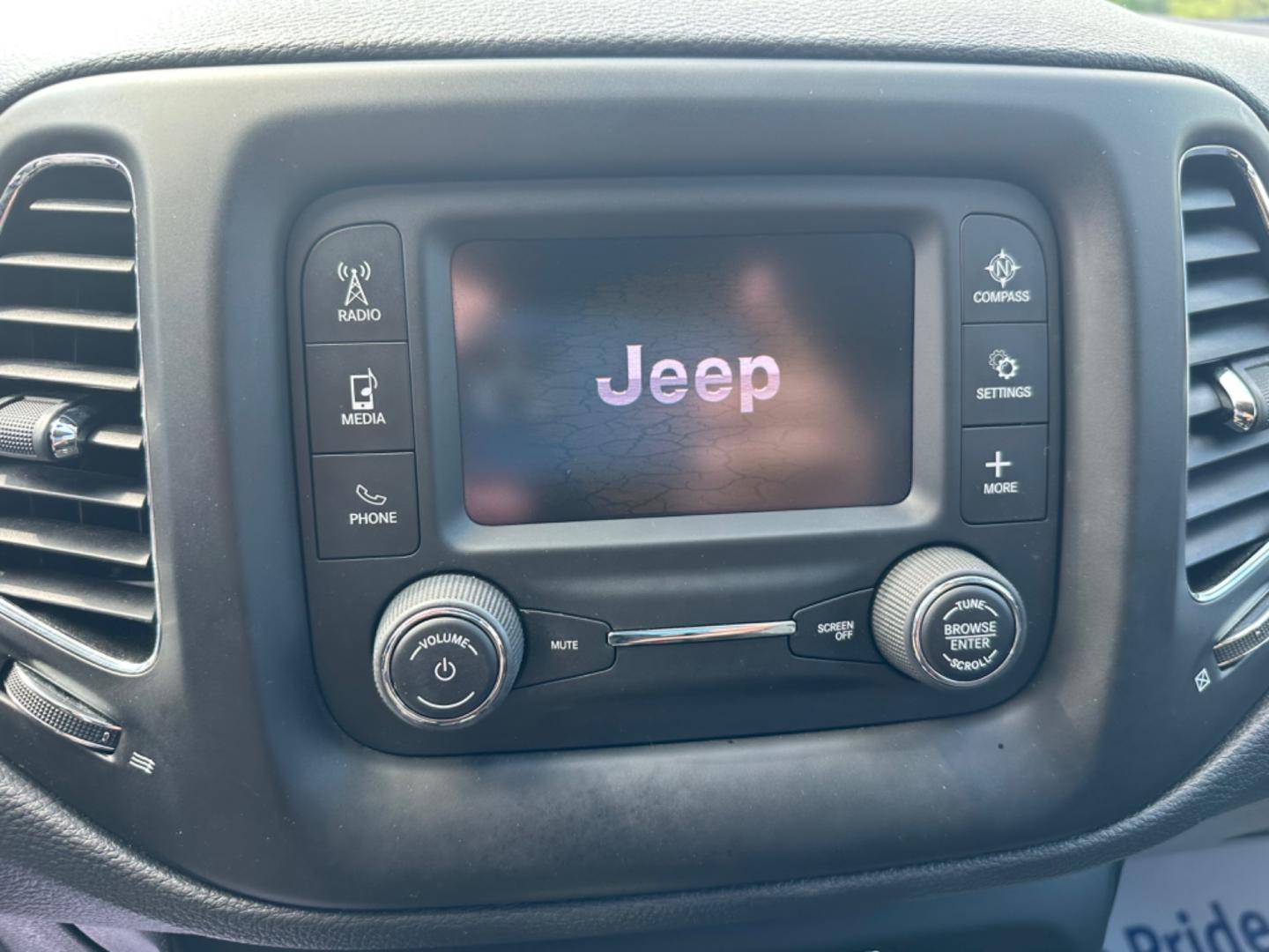 2017 White Jeep Compass Sport 4WD (3C4NJDBB3HT) with an 2.4L L4 DOHC 16V engine, located at 8464 Route 219, Brockway, PA, 15824, (814) 265-1330, 41.226871, -78.780518 - Very clean and well taken care of 2017 Jeep Compass Latitude 4wd with 4 cyclinder engine, air condition, power windows and locks, factory alloys, and only 55000 miles. This Jeep is serviced, inpsected, and comes with a warranty. - Photo#5