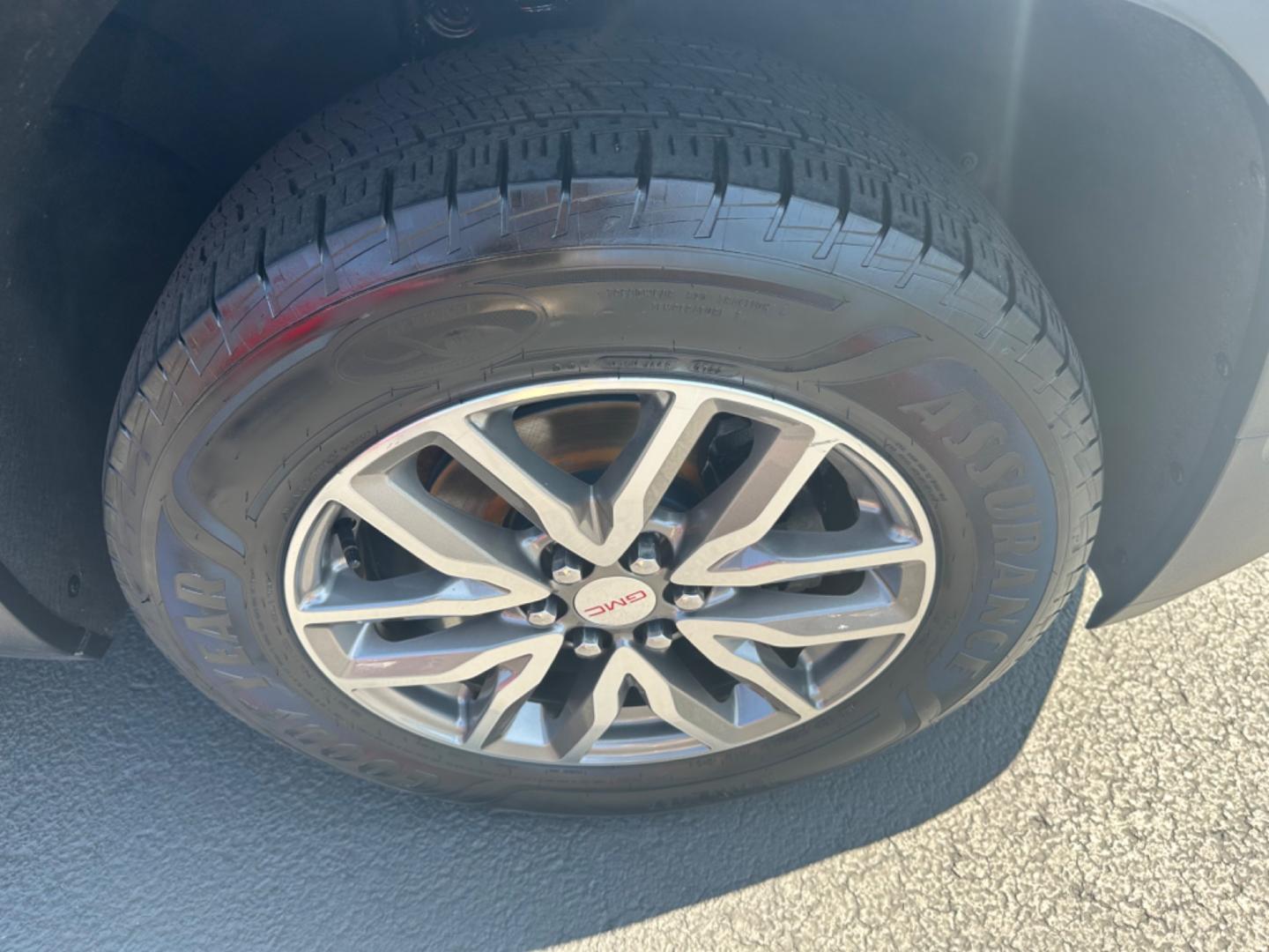 2019 Black GMC Acadia SLE-2 AWD (1GKKNSLSXKZ) with an 3.6L V6 DOHC 24V engine, 6A transmission, located at 8464 Route 219, Brockway, PA, 15824, (814) 265-1330, 41.226871, -78.780518 - Photo#20