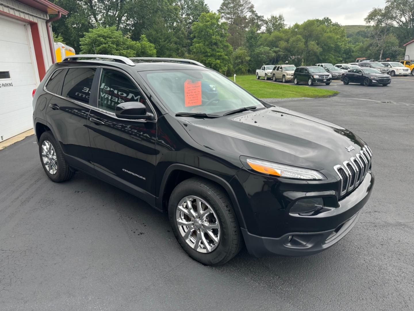 2017 Black Jeep Cherokee Latitude 4WD (1C4PJMCS5HW) with an 3.2L V6 DOHC 24V engine, 9A transmission, located at 8464 Route 219, Brockway, PA, 15824, (814) 265-1330, 41.226871, -78.780518 - Photo#21