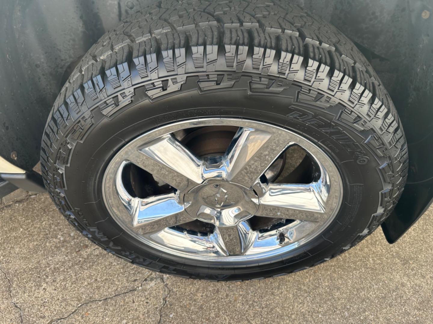 2013 White Chevrolet Avalanche LTZ 4WD (3GNTKGE72DG) with an 5.3L V8 OHV 16V FFV engine, 4-Speed Automatic transmission, located at 8464 Route 219, Brockway, PA, 15824, (814) 265-1330, 41.226871, -78.780518 - MUST SEE TRUCK...Locally traded in and excellent shape! 2013 Chev Avalanche LTZ 4wd with every option they put in them. Sunroof, chrome alloys, power/heated seats, navigation, and ONLY 68000 miles. Serviced and ready to go. Hard to find and we have the right one. Hurry in and see the Morelli boys to - Photo#14