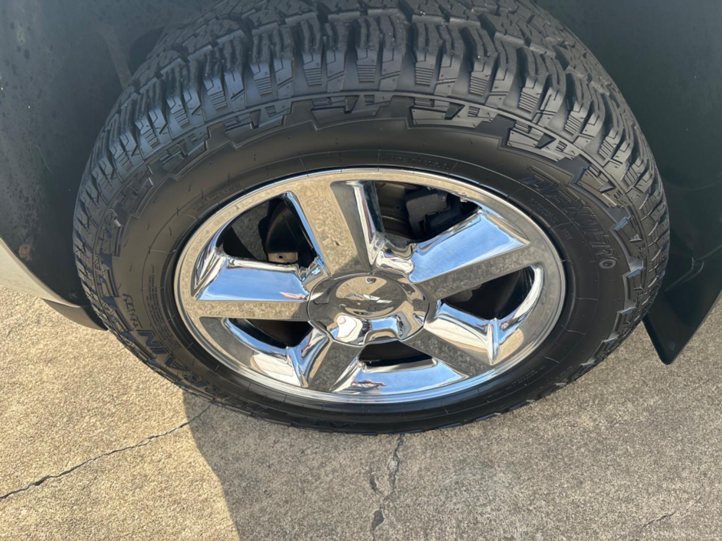 2013 White Chevrolet Avalanche LTZ 4WD (3GNTKGE72DG) with an 5.3L V8 OHV 16V FFV engine, 4-Speed Automatic transmission, located at 8464 Route 219, Brockway, PA, 15824, (814) 265-1330, 41.226871, -78.780518 - MUST SEE TRUCK...Locally traded in and excellent shape! 2013 Chev Avalanche LTZ 4wd with every option they put in them. Sunroof, chrome alloys, power/heated seats, navigation, and ONLY 68000 miles. Serviced and ready to go. Hard to find and we have the right one. Hurry in and see the Morelli boys to - Photo#1