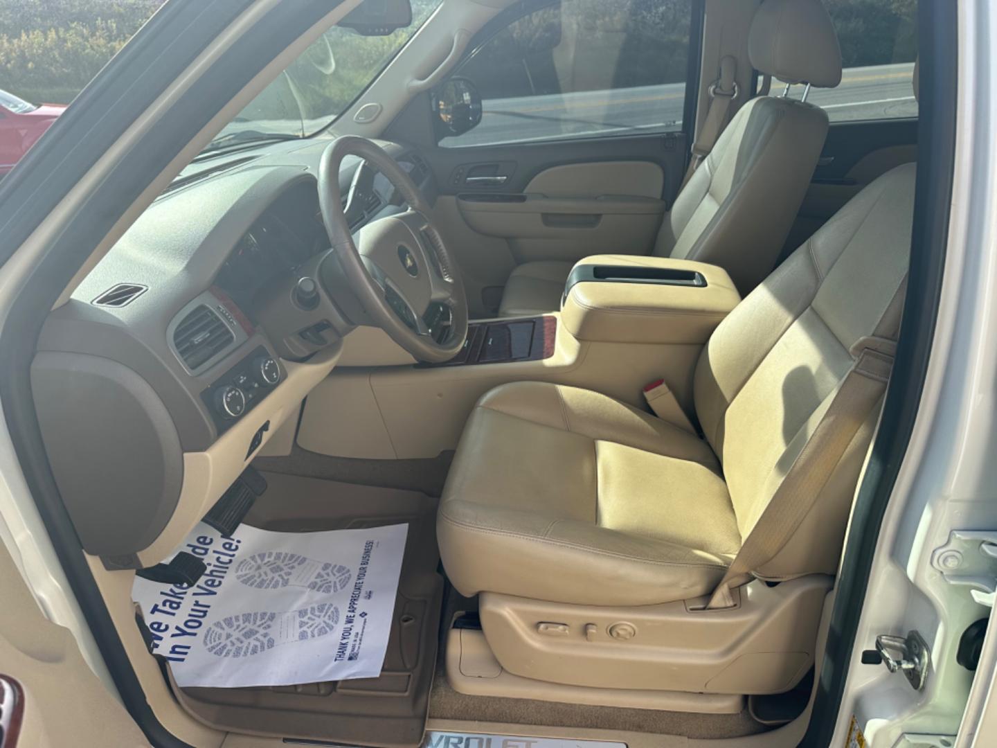 2013 White Chevrolet Avalanche LTZ 4WD (3GNTKGE72DG) with an 5.3L V8 OHV 16V FFV engine, 4-Speed Automatic transmission, located at 8464 Route 219, Brockway, PA, 15824, (814) 265-1330, 41.226871, -78.780518 - MUST SEE TRUCK...Locally traded in and excellent shape! 2013 Chev Avalanche LTZ 4wd with every option they put in them. Sunroof, chrome alloys, power/heated seats, navigation, and ONLY 68000 miles. Serviced and ready to go. Hard to find and we have the right one. Hurry in and see the Morelli boys to - Photo#3