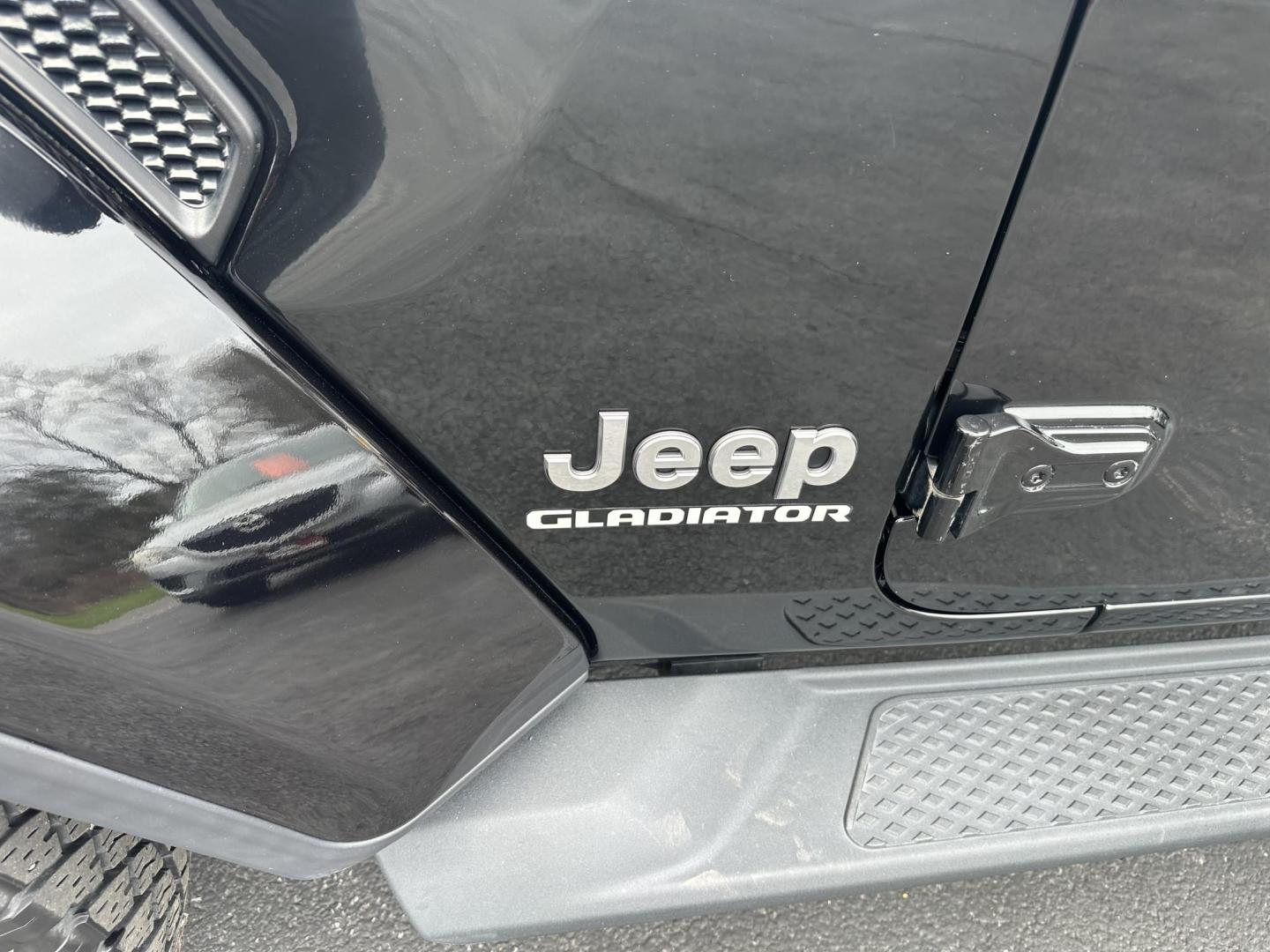 2020 Black Jeep Gladiator (1C6HJTFG9LL) with an 6 engine, automatic transmission, located at 8464 Route 219, Brockway, PA, 15824, (814) 265-1330, 41.226871, -78.780518 - Good looking pre owned 2020 Jeep Gladiator Overland with 4wd, leather interior with heated front seats, hard top, factory alloys, navigation, and much more. ONLY 46800 miles on this Jeep truck. Comes serviced and warranty. Save $$$$ now on this used Gladiator. - Photo#2