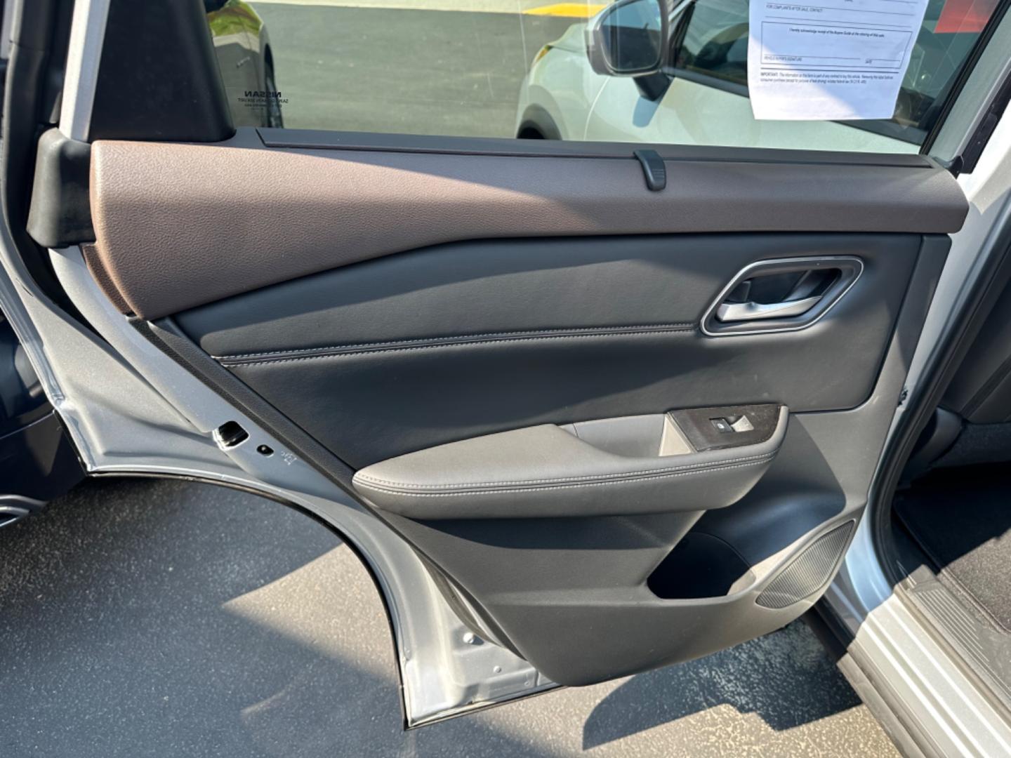 2021 Silver Nissan Rogue (5N1AT3BB6MC) with an 4 engine, automatic transmission, located at 8464 Route 219, Brockway, PA, 15824, (814) 265-1330, 41.226871, -78.780518 - Must see 2021 Nissan Rogue SV well equipped with leather, power/heated front seats, sunroof, air condition, factory alloys and ONLY 41000 miles. Serviced and comes with warranty. - Photo#11