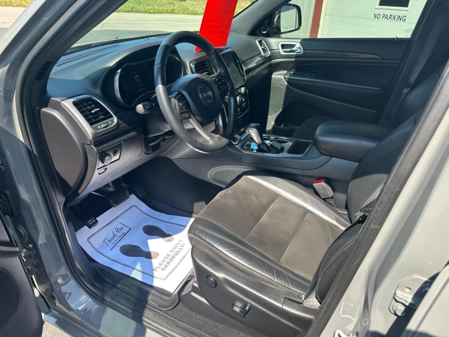 2020 Gray Jeep Grand Cherokee (1C4RJFAG4LC) with an 6 engine, automatic transmission, located at 8464 Route 219, Brockway, PA, 15824, (814) 265-1330, 41.226871, -78.780518 - ONE SHARP JEEP!! Hurry in before this one is gone..2020 Jeep Grand Cherokee Altitude 4wd with V6 engine, air condition, power windows and locks, power/heated front seats, power sunroof, factory remote start, blacked out wheels, and ONLY 36000 miles. This preowned Jeep is serviced and comes with a wa - Photo#3