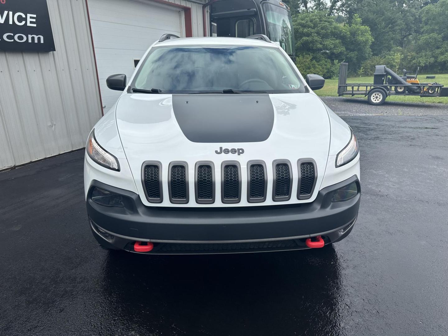 2017 White Jeep Cherokee Trailhawk 4WD (1C4PJMBS2HW) with an 3.2L V6 DOHC 24V engine, 9A transmission, located at 8464 Route 219, Brockway, PA, 15824, (814) 265-1330, 41.226871, -78.780518 - Fresh local trade in with lots of equipment and well taken care of. 2017 Jeep Cherokee Trailhawk 4wd with V6, air condition, power options, factory alloys and much more. Low miles, serviced, and ready to go. - Photo#18