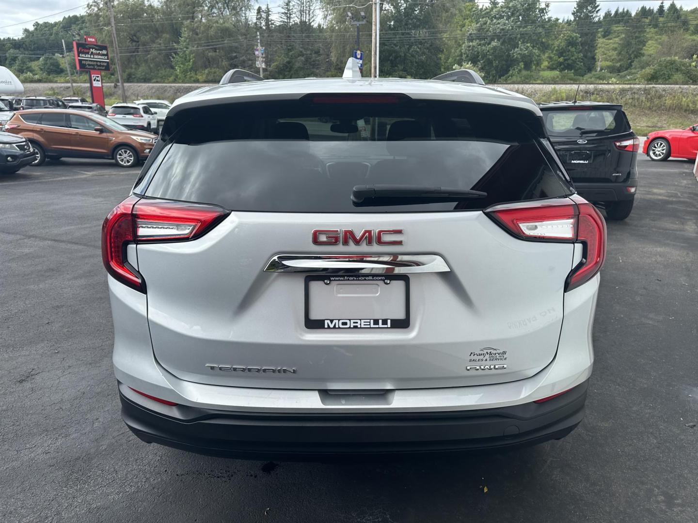 2022 Silver GMC Terrain SLE AWD (3GKALTEVXNL) with an 1.4L L4 DOHC 16V TURBO engine, 6A transmission, located at 8464 Route 219, Brockway, PA, 15824, (814) 265-1330, 41.226871, -78.780518 - Fresh arrival and in excellent shape. Stop in and see this 2022 GMC Terrain SLE AWD with 4 cylinder engine, cloth interior with power/heated front seats, air condition, power windows and locks, factory alloys and much more. This pre owned suv has only 25000 miles and priced well under retail value. - Photo#11