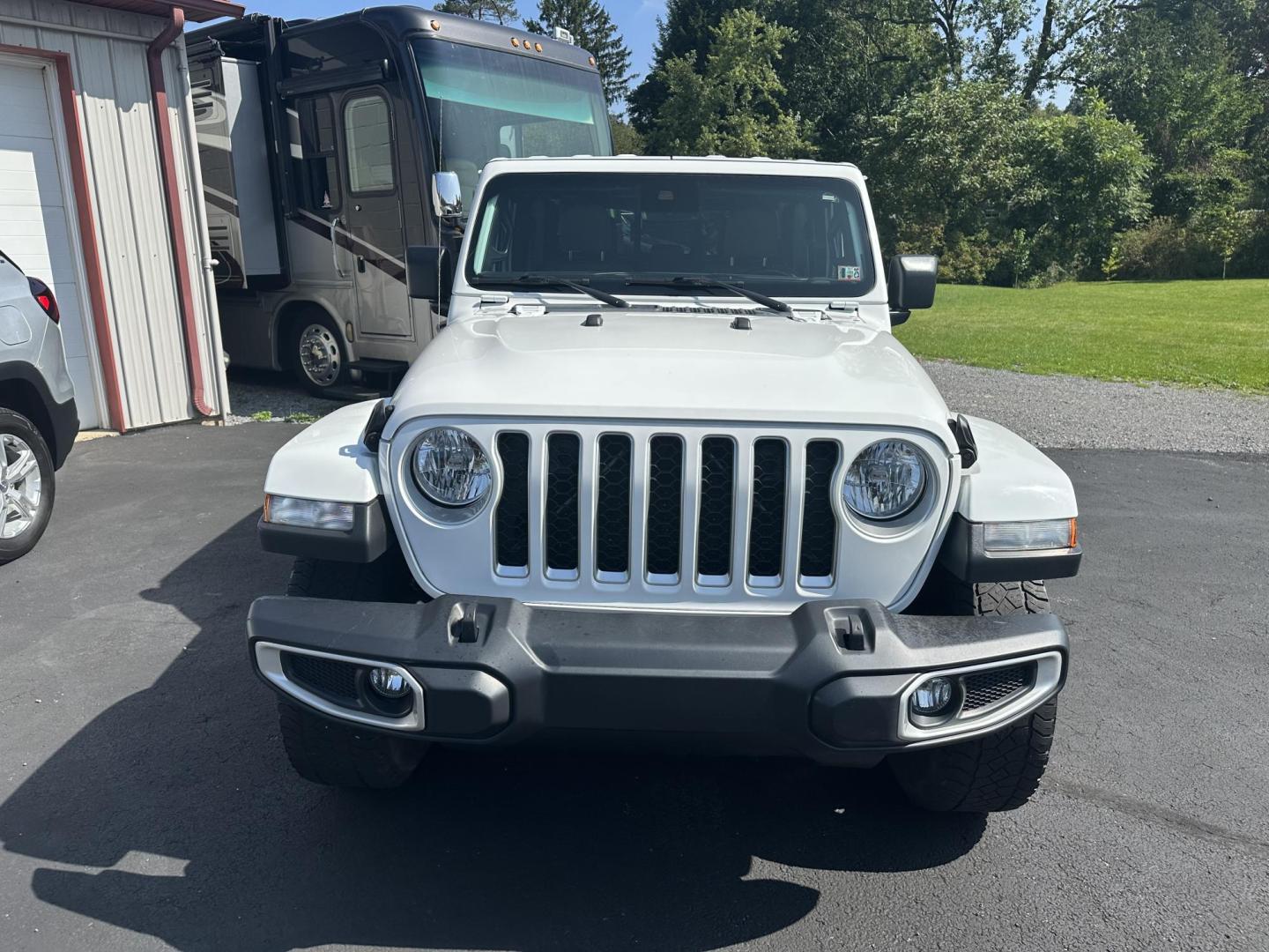 2020 Jeep Gladiator Overland (1C6HJTFG0LL) with an 3.6L V6 DOHC 24V engine, 6M transmission, located at 8464 Route 219, Brockway, PA, 15824, (814) 265-1330, 41.226871, -78.780518 - Good looking fresh trade in and in very nice shape. 2020 Jeep Gladiator Overland 4wd with matching hard top, leather interior with heated front seats, back up camera with navigation, hitch, and much more. This Jeep has been serviced and priced to sell. Hurry in this one won't last long. - Photo#22