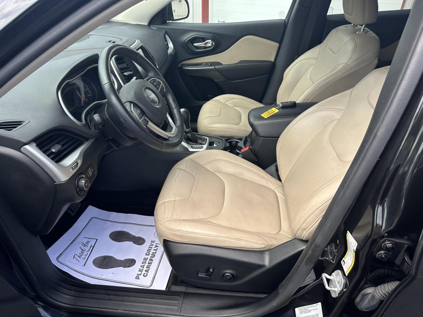 2015 Jeep Cherokee Limited 4WD (1C4PJMDS5FW) with an 3.2L V6 DOHC 24V engine, 9-Speed Automatic transmission, located at 8464 Route 219, Brockway, PA, 15824, (814) 265-1330, 41.226871, -78.780518 - Fresh local trade in well equipped and good looker..2015 Jeep Cherokee Limited with leather interior, power/heated front seats, pano roof, blacked out wheels, remote starter and much more.. This Jeep suv has new tires and is serviced. - Photo#2