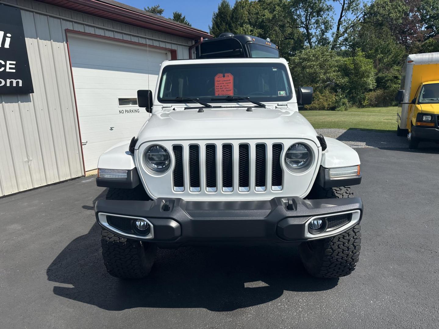 2018 White Jeep Wrangler Unlimited Sahara (1C4HJXEN6JW) with an 2.0L L4 DOHC 16V TURBO engine, 6A transmission, located at 8464 Route 219, Brockway, PA, 15824, (814) 265-1330, 41.226871, -78.780518 - Fresh local trade in very nice shape and well equipped...stop in and see this 2018 Jeep Wrangler Unlimited Sahara with leather interior, power top, lift kit, a/c, power windows and locks, back up camera, and much more. Low miles, serviced, and comes with a warranty. - Photo#17