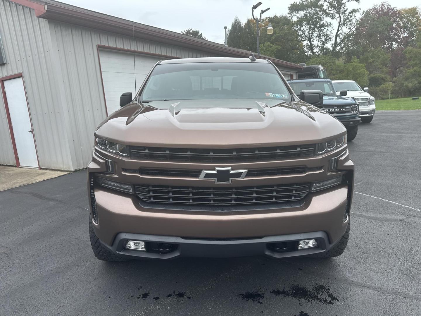 2019 Brown Chevrolet Silverado 1500 RST Crew Cab 4WD (3GCUYEED6KG) with an 5.3L V8 OHV 16V engine, 6A transmission, located at 8464 Route 219, Brockway, PA, 15824, (814) 265-1330, 41.226871, -78.780518 - Good looking 2019 Chevrolet 1500 crew cab RST pkg with V8 engine, air condition, power seat, bed cover, factory hitch, lift and much more. - Photo#17