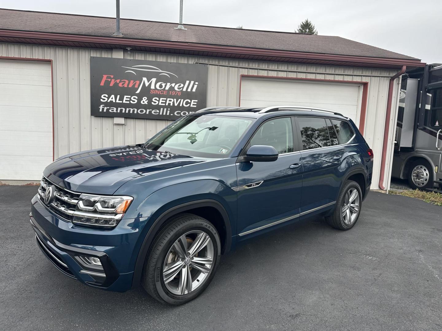 2019 Blue Volkswagen Atlas V6 SE w/Technology R-Line 4MOTION (1V2XR2CAXKC) with an 3.6L V6 DOHC 24V engine, 8A transmission, located at 8464 Route 219, Brockway, PA, 15824, (814) 265-1330, 41.226871, -78.780518 - Good looking pre owned 2019 VW Atlas SE R-Line 4wd with V6, air condition, power seat, 3rd row seating and much more. This suv is serviced and comes with a warranty. - Photo#0