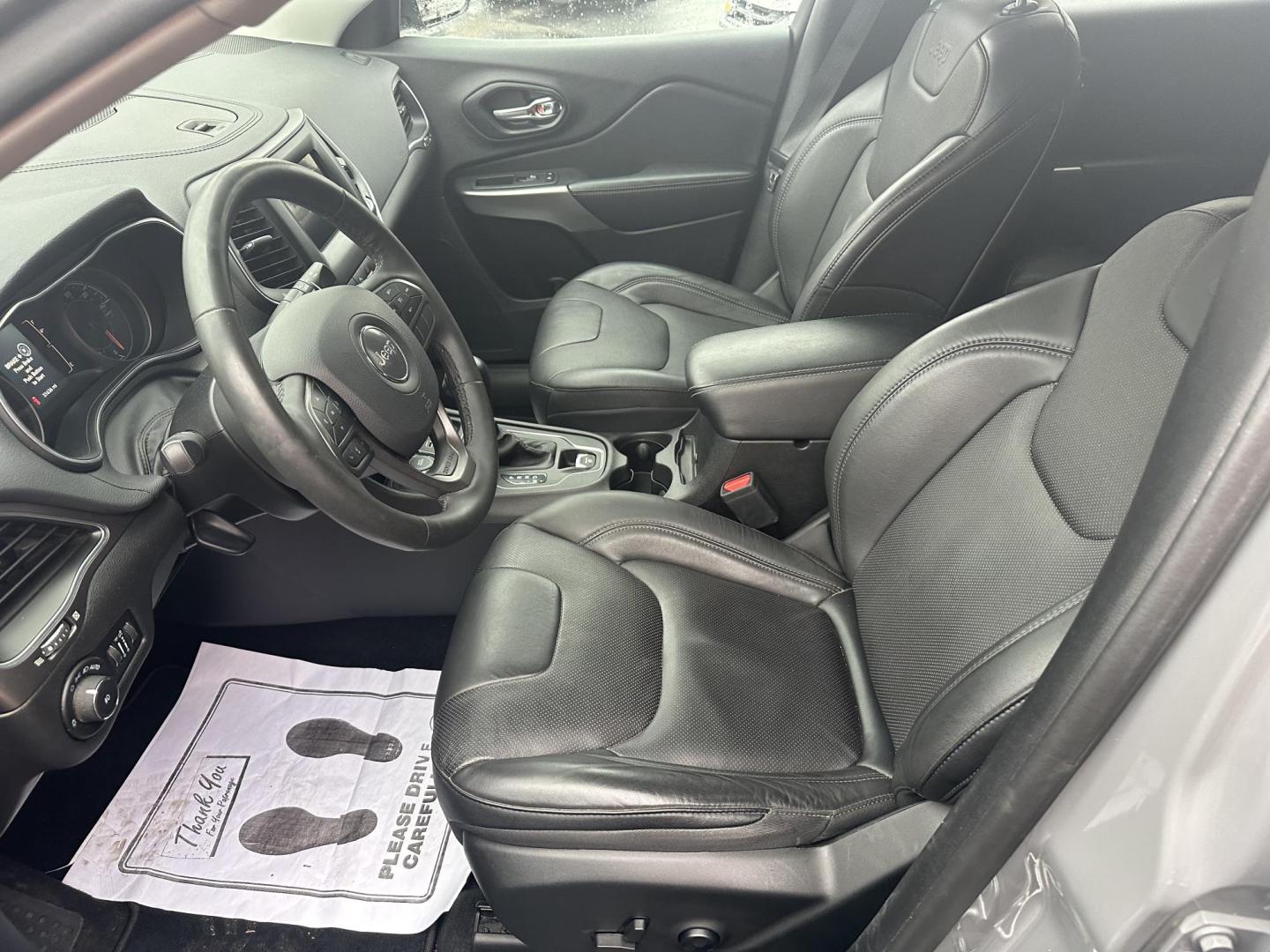 2021 Gray Jeep Cherokee Latitude Lux 4WD (1C4PJMMX9MD) with an 3.2L V6 DOHC 24V engine, 9A transmission, located at 8464 Route 219, Brockway, PA, 15824, (814) 265-1330, 41.226871, -78.780518 - Photo#5