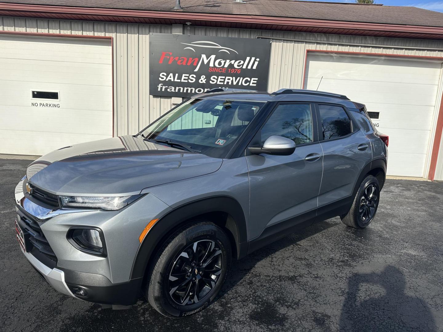 2023 Gray Chevrolet Trailblazer LT AWD (KL79MRSL1PB) with an 1.3L L3 DOHC 12V engine, 9A transmission, located at 8464 Route 219, Brockway, PA, 15824, (814) 265-1330, 41.226871, -78.780518 - Sharp looking 1-owner 2023 Chev Trailblazer LT AWD with a peppy 3 cylinder, air condition, cloth interior with front heated seats, power driver's seat, back up camera, factory alloy wheels, and only 16800 miles. This Chevy is clean, serviced, and comes with factory remaining warranty. Hurry in this - Photo#0