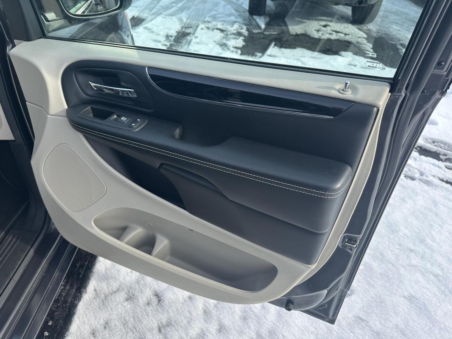 2019 Gray Dodge Grand Caravan SXT (2C4RDGCG9KR) with an 3.6L V6 DOHC 24V engine, 6A transmission, located at 8464 Route 219, Brockway, PA, 15824, (814) 265-1330, 41.226871, -78.780518 - Fresh local trade in with low miles and well equipped. Stop in and check out this 2019 Dodge Gr Caravan SXT with 7 passenger seating, rear a/c, power driver's seat, captain chairs, big screen radio and much more. Serviced up and comes with a warranty. - Photo#13