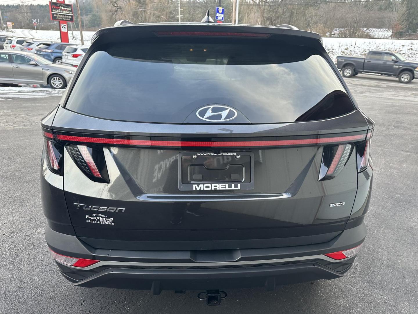 2022 Gray Hyundai Tucson SEL AWD (5NMJBCAE5NH) with an 2.5L L4 DOHC 16V engine, 8A transmission, located at 8464 Route 219, Brockway, PA, 15824, (814) 265-1330, 41.226871, -78.780518 - Sharp looking 2022 Hyundai Tucson SEL AWD well equipped and serviced up. This Hyundai suv has air condition, power windows and locks, power seat, heated front seats, cloth interior, big screen radio with back up camera and much more. Warranty, serviced, and well equipped. Hurry in this one wont last - Photo#10