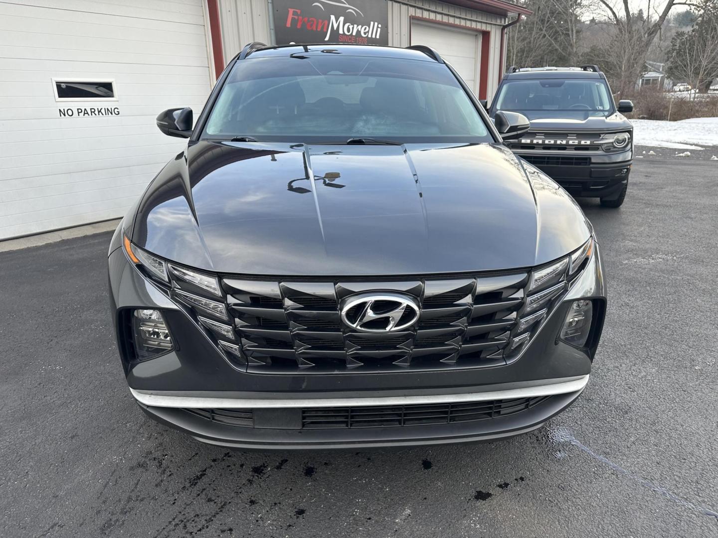 2022 Gray Hyundai Tucson SEL AWD (5NMJBCAE5NH) with an 2.5L L4 DOHC 16V engine, 8A transmission, located at 8464 Route 219, Brockway, PA, 15824, (814) 265-1330, 41.226871, -78.780518 - Sharp looking 2022 Hyundai Tucson SEL AWD well equipped and serviced up. This Hyundai suv has air condition, power windows and locks, power seat, heated front seats, cloth interior, big screen radio with back up camera and much more. Warranty, serviced, and well equipped. Hurry in this one wont last - Photo#18