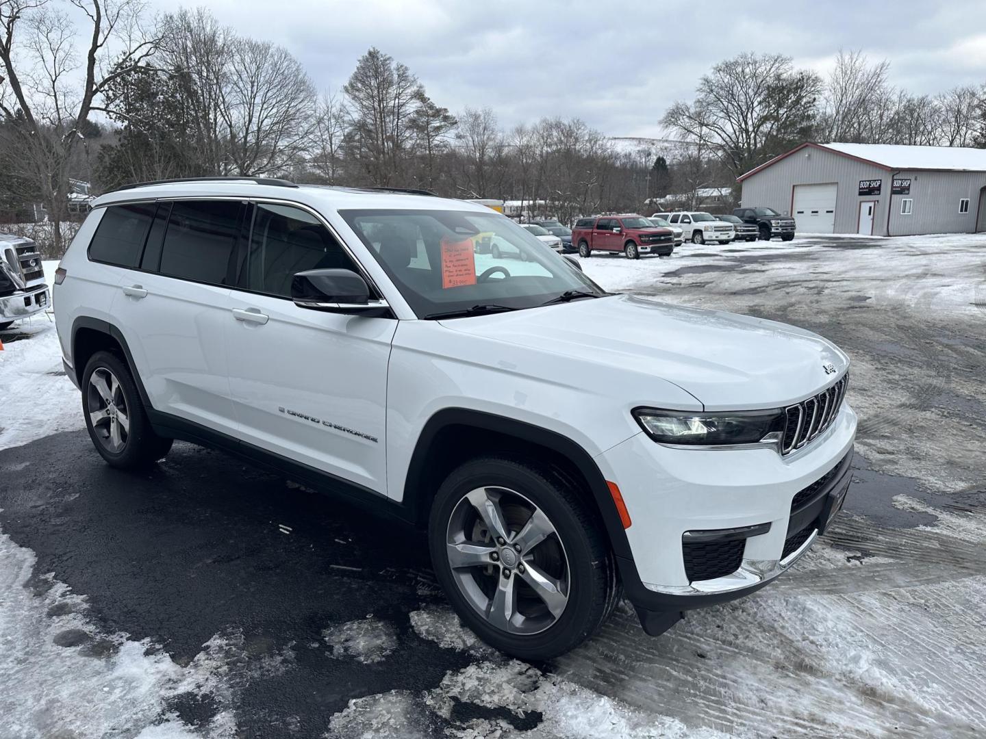 2021 White Jeep Grand Cherokee Limited 4WD (1C4RJKBG0M8) with an 3.6L V6 DOHC 24V engine, 8A transmission, located at 8464 Route 219, Brockway, PA, 15824, (814) 265-1330, 41.226871, -78.780518 - Photo#20