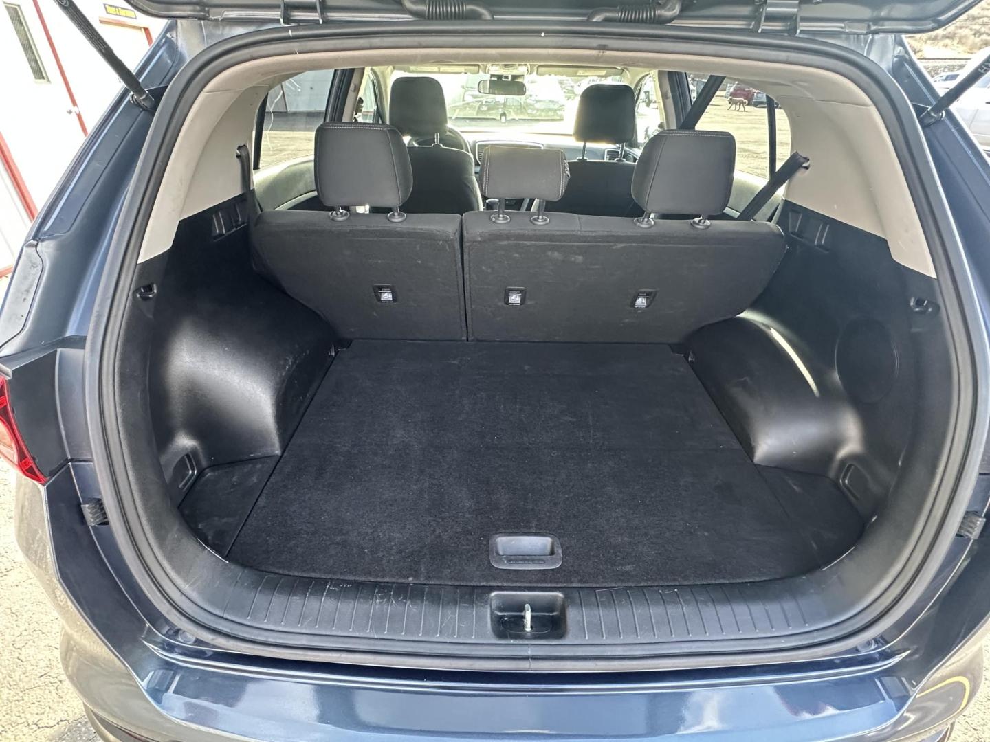 2021 Blue Kia Sportage LX AWD (KNDPMCAC7M7) with an 2.4L V6 DOHC 24V engine, 6A transmission, located at 8464 Route 219, Brockway, PA, 15824, (814) 265-1330, 41.226871, -78.780518 - Good looking 2021 Kia Sportage LX All Wheel Drive with 4 cylinder engine, air condition, power windows and locks, power/heated seats, alloy wheels and ONLY 31000 miles. This Kia suv is serviced and Pa-inspected. - Photo#11