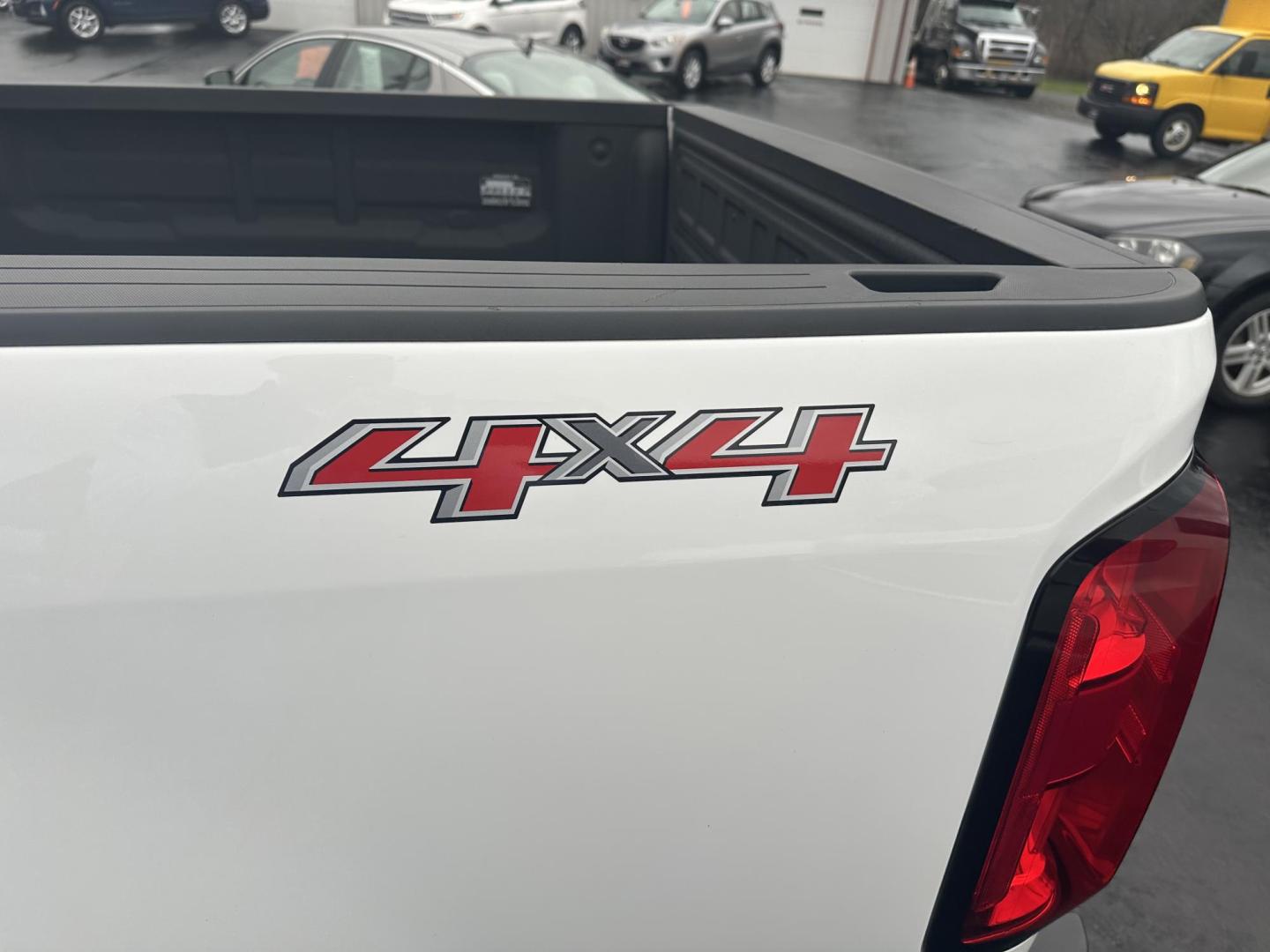 2020 White Chevrolet Colorado LT Crew Cab 4WD Long Box (1GCGTCEN4L1) with an 3.6L V6 DOHC 24V GAS engine, 6A transmission, located at 8464 Route 219, Brockway, PA, 15824, (814) 265-1330, 41.226871, -78.780518 - Sharp, Clean, Well taken care of 2020 Chevy Colorado Crew LT 4wd with V6, air condition, power windows and locks, factory power seat, alloy wheels, spray in bed liner, hitch and ONLY 50,000 miles. This Chevy truck is serviced and comes with a 12 month/12000 mile warranty. - Photo#9