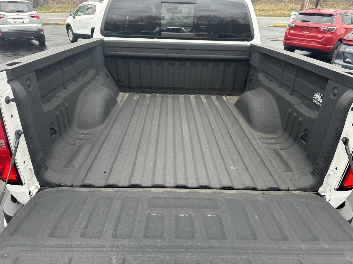 2020 White Chevrolet Colorado LT Crew Cab 4WD Long Box (1GCGTCEN4L1) with an 3.6L V6 DOHC 24V GAS engine, 6A transmission, located at 8464 Route 219, Brockway, PA, 15824, (814) 265-1330, 41.226871, -78.780518 - Sharp, Clean, Well taken care of 2020 Chevy Colorado Crew LT 4wd with V6, air condition, power windows and locks, factory power seat, alloy wheels, spray in bed liner, hitch and ONLY 50,000 miles. This Chevy truck is serviced and comes with a 12 month/12000 mile warranty. - Photo#11