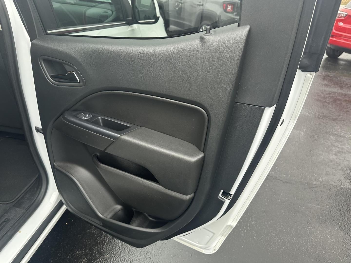 2020 White Chevrolet Colorado LT Crew Cab 4WD Long Box (1GCGTCEN4L1) with an 3.6L V6 DOHC 24V GAS engine, 6A transmission, located at 8464 Route 219, Brockway, PA, 15824, (814) 265-1330, 41.226871, -78.780518 - Sharp, Clean, Well taken care of 2020 Chevy Colorado Crew LT 4wd with V6, air condition, power windows and locks, factory power seat, alloy wheels, spray in bed liner, hitch and ONLY 50,000 miles. This Chevy truck is serviced and comes with a 12 month/12000 mile warranty. - Photo#13