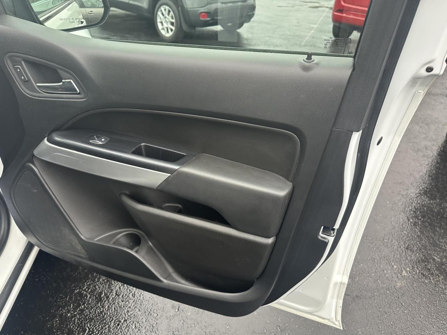 2020 White Chevrolet Colorado LT Crew Cab 4WD Long Box (1GCGTCEN4L1) with an 3.6L V6 DOHC 24V GAS engine, 6A transmission, located at 8464 Route 219, Brockway, PA, 15824, (814) 265-1330, 41.226871, -78.780518 - Sharp, Clean, Well taken care of 2020 Chevy Colorado Crew LT 4wd with V6, air condition, power windows and locks, factory power seat, alloy wheels, spray in bed liner, hitch and ONLY 50,000 miles. This Chevy truck is serviced and comes with a 12 month/12000 mile warranty. - Photo#15