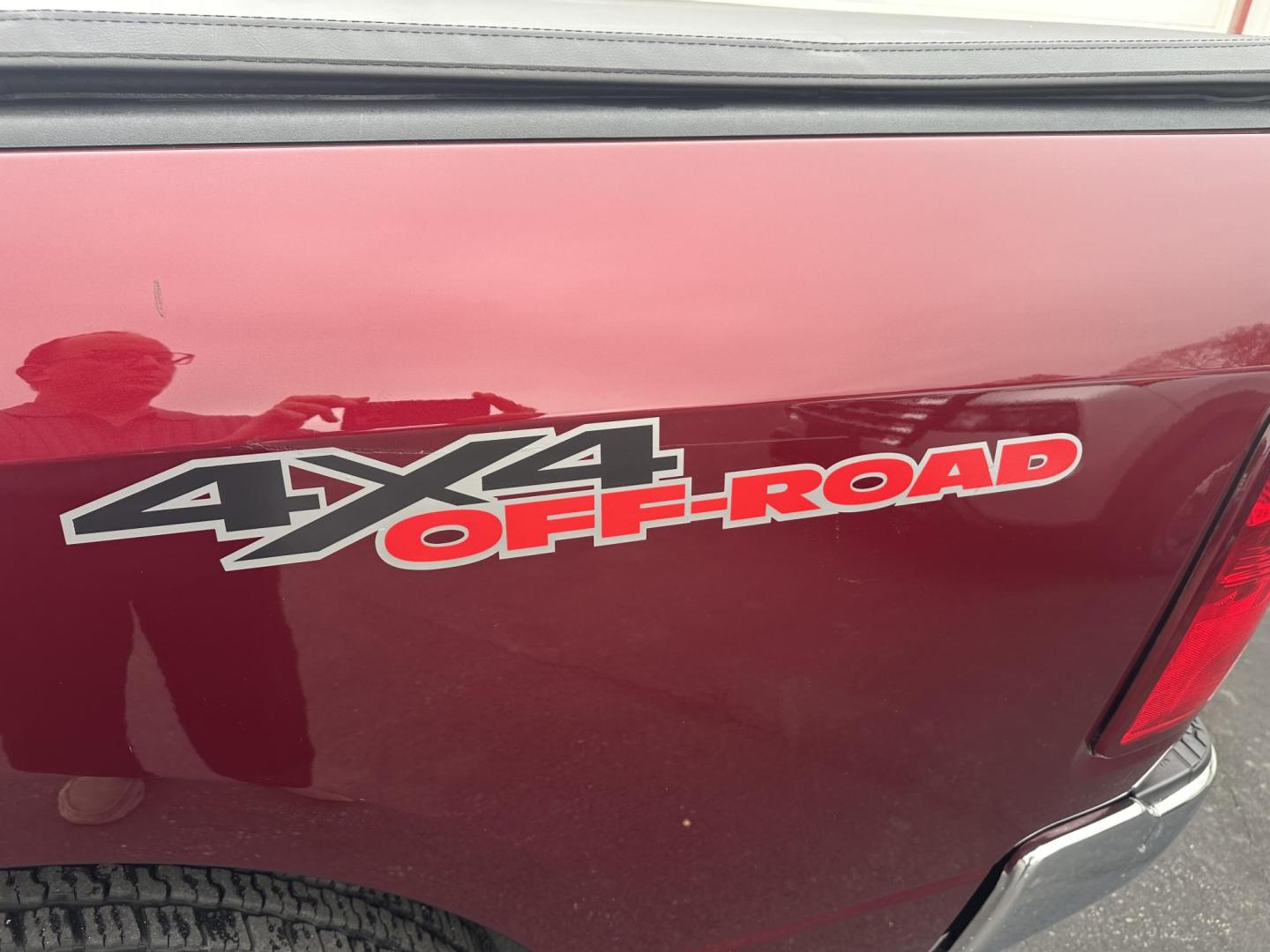 2017 Burgandy RAM 1500 SLT Crew Cab LWB 4WD (1C6RR7TTXHS) with an 5.7L V8 OHV 16V engine, 8A transmission, located at 8464 Route 219, Brockway, PA, 15824, (814) 265-1330, 41.226871, -78.780518 - Sharp looking pre owned 2017 Ram 1500 Crew Cab Big Horn 4x4 with Hemi motor, air condition, power windows and locks, 20's, hitch and much more. Low miles, serviced, and comes with a warranty. Priced to sell, hurry in this one won't last long. - Photo#10