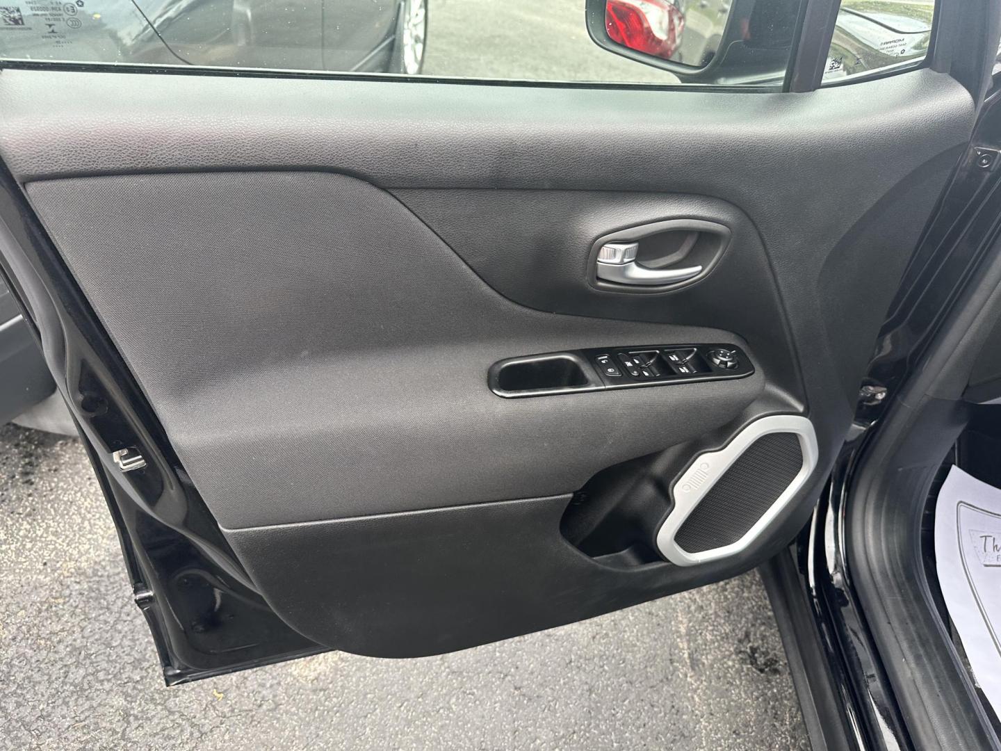 2020 Black Jeep Renegade Latitude 4WD (ZACNJBBB7LP) with an 2.4L L4 DOHC 16V engine, 9A transmission, located at 8464 Route 219, Brockway, PA, 15824, (814) 265-1330, 41.226871, -78.780518 - Photo#4