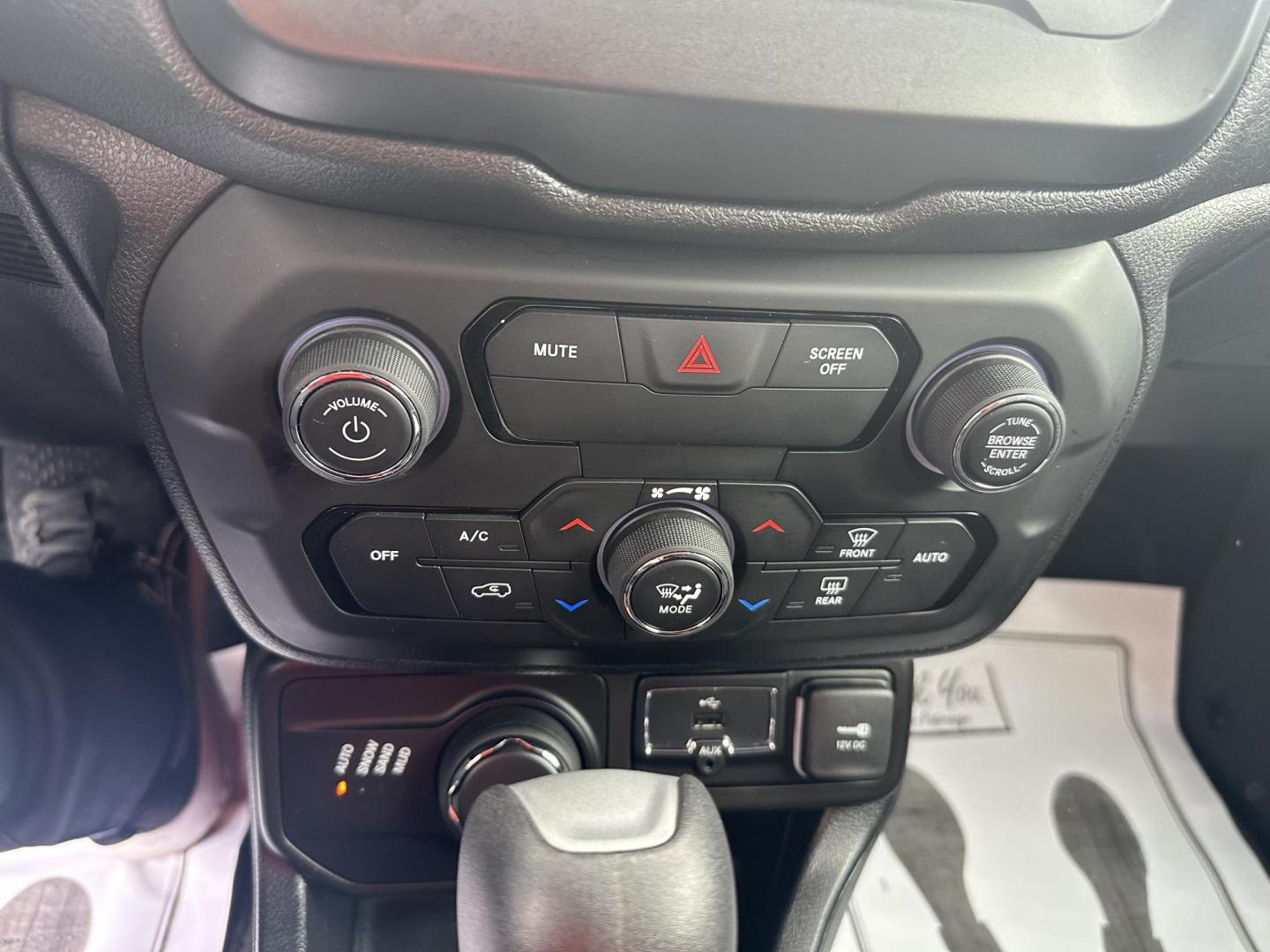 2020 Black Jeep Renegade Latitude 4WD (ZACNJBBB7LP) with an 2.4L L4 DOHC 16V engine, 9A transmission, located at 8464 Route 219, Brockway, PA, 15824, (814) 265-1330, 41.226871, -78.780518 - Photo#6