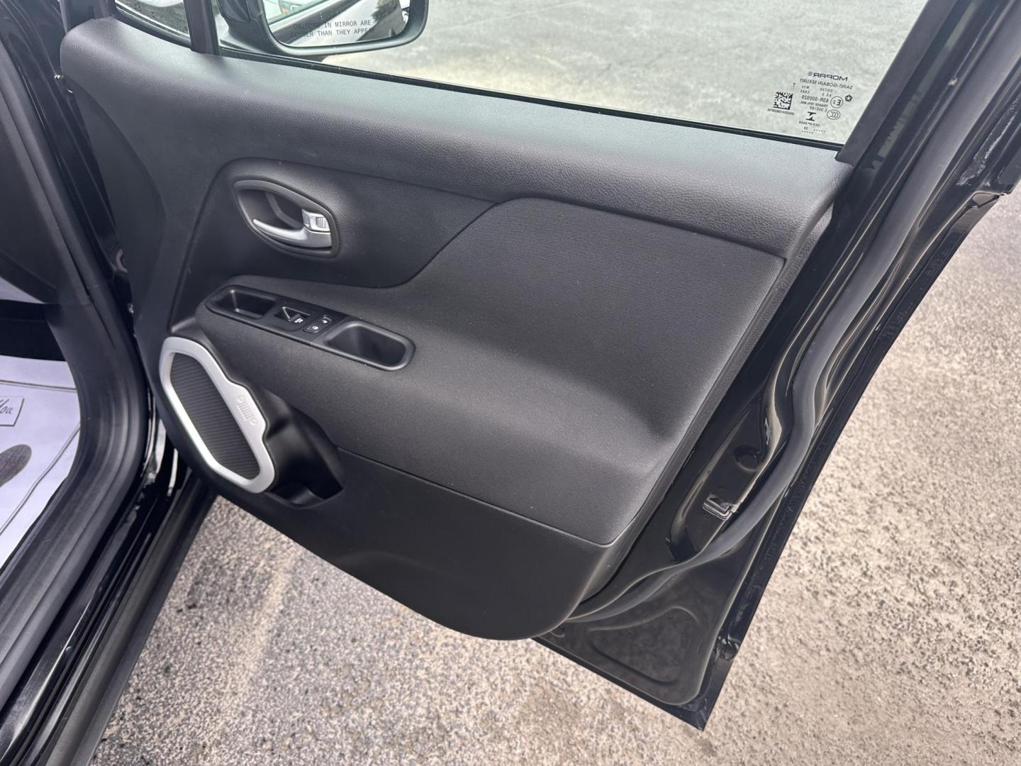 2020 Black Jeep Renegade Latitude 4WD (ZACNJBBB7LP) with an 2.4L L4 DOHC 16V engine, 9A transmission, located at 8464 Route 219, Brockway, PA, 15824, (814) 265-1330, 41.226871, -78.780518 - Photo#17