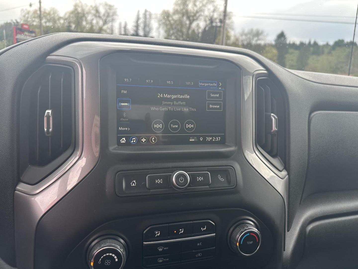 2019 Silver Chevrolet Silverado 1500 Custom Trail Boss Double Cab 4WD (1GCRYCEF4KZ) with an 5.3L V8 OHV 16V engine, 6A transmission, located at 8464 Route 219, Brockway, PA, 15824, (814) 265-1330, 41.226871, -78.780518 - Photo#7