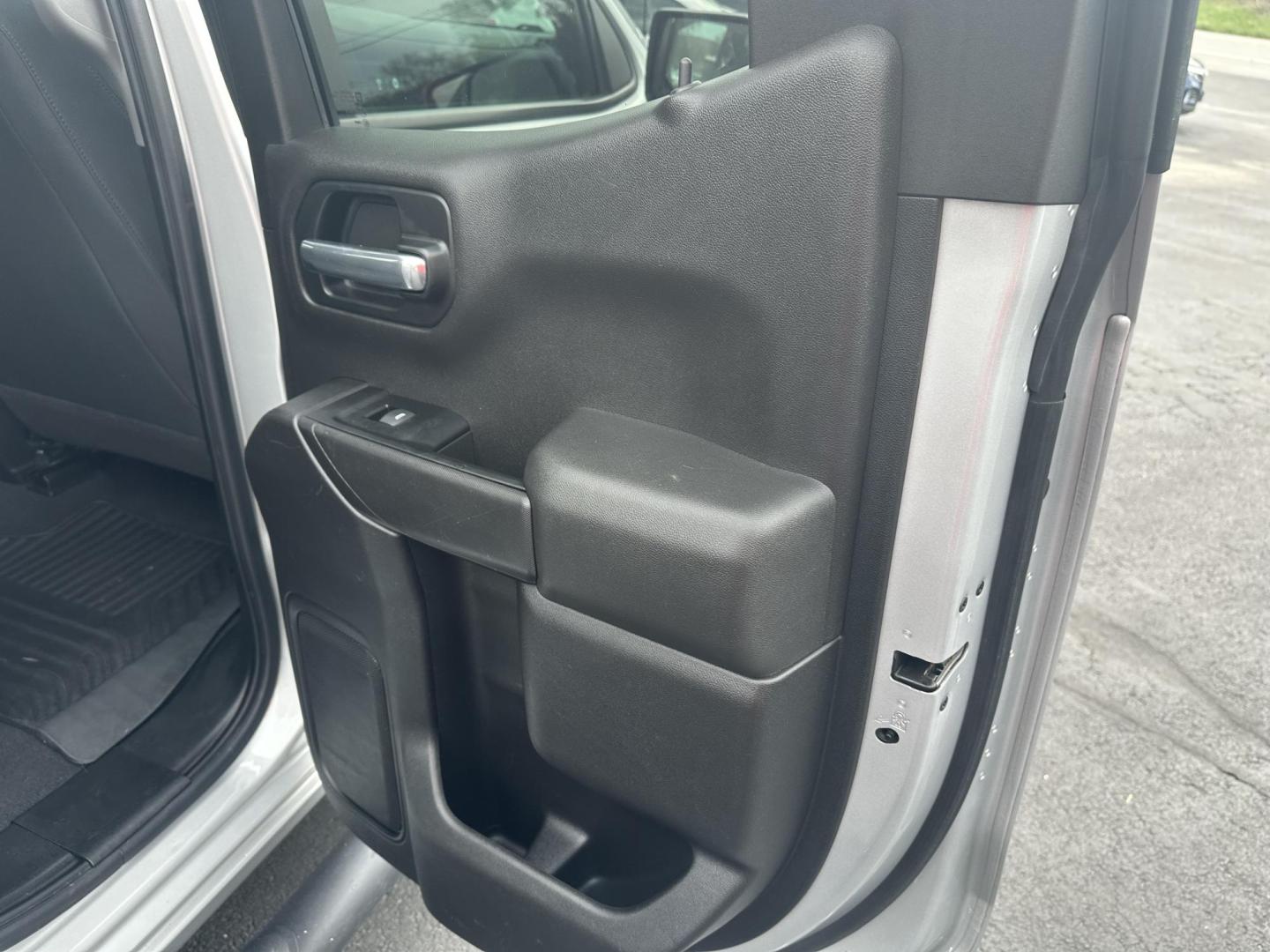 2019 Silver Chevrolet Silverado 1500 Custom Trail Boss Double Cab 4WD (1GCRYCEF4KZ) with an 5.3L V8 OHV 16V engine, 6A transmission, located at 8464 Route 219, Brockway, PA, 15824, (814) 265-1330, 41.226871, -78.780518 - Photo#15