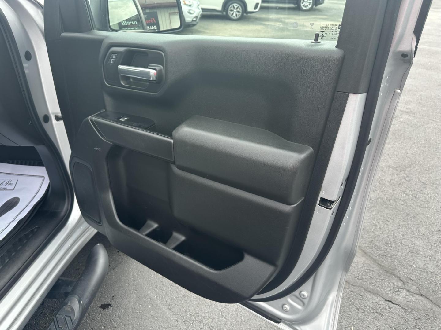 2019 Silver Chevrolet Silverado 1500 Custom Trail Boss Double Cab 4WD (1GCRYCEF4KZ) with an 5.3L V8 OHV 16V engine, 6A transmission, located at 8464 Route 219, Brockway, PA, 15824, (814) 265-1330, 41.226871, -78.780518 - Photo#17