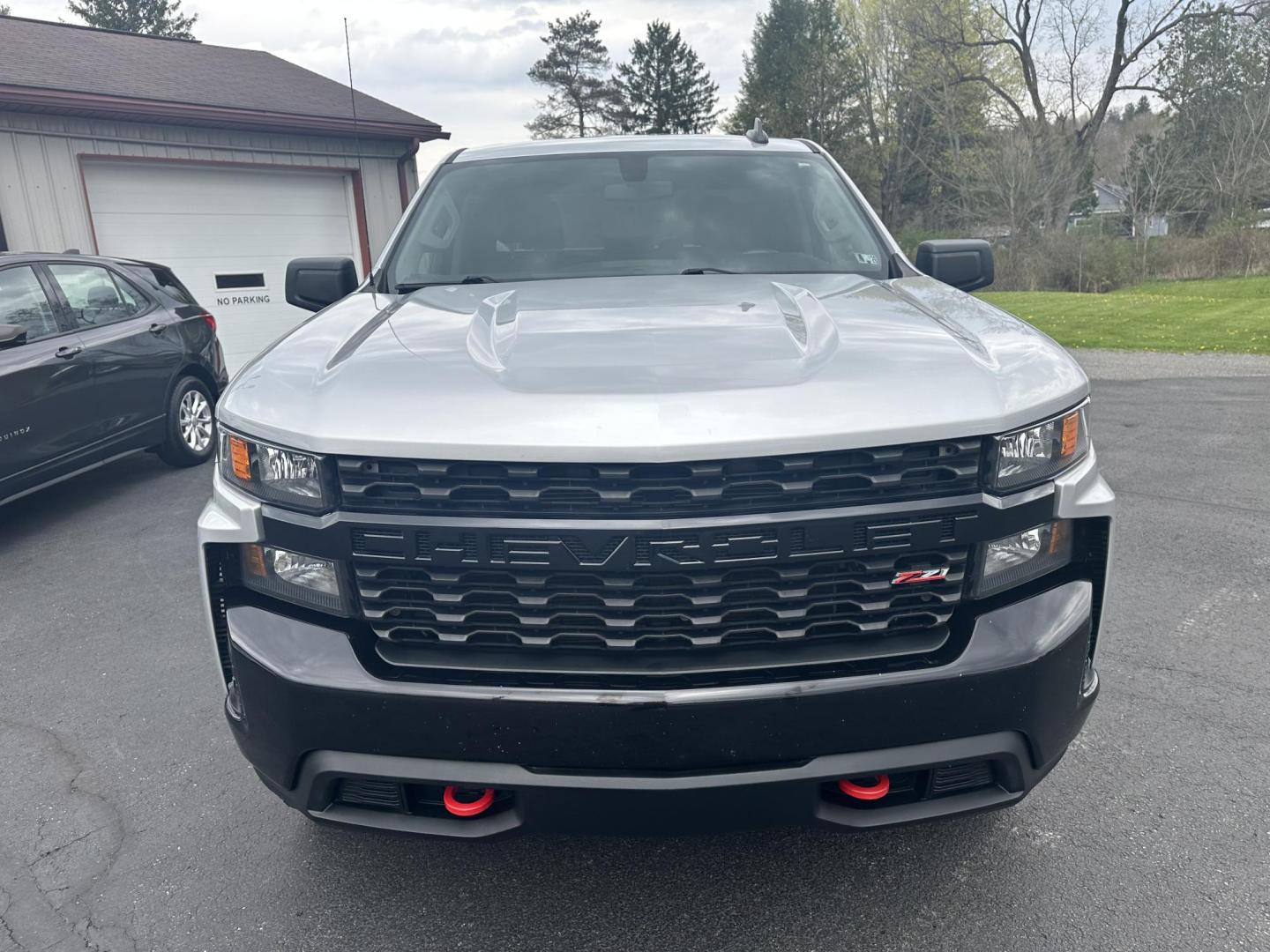 2019 Silver Chevrolet Silverado 1500 Custom Trail Boss Double Cab 4WD (1GCRYCEF4KZ) with an 5.3L V8 OHV 16V engine, 6A transmission, located at 8464 Route 219, Brockway, PA, 15824, (814) 265-1330, 41.226871, -78.780518 - Photo#20