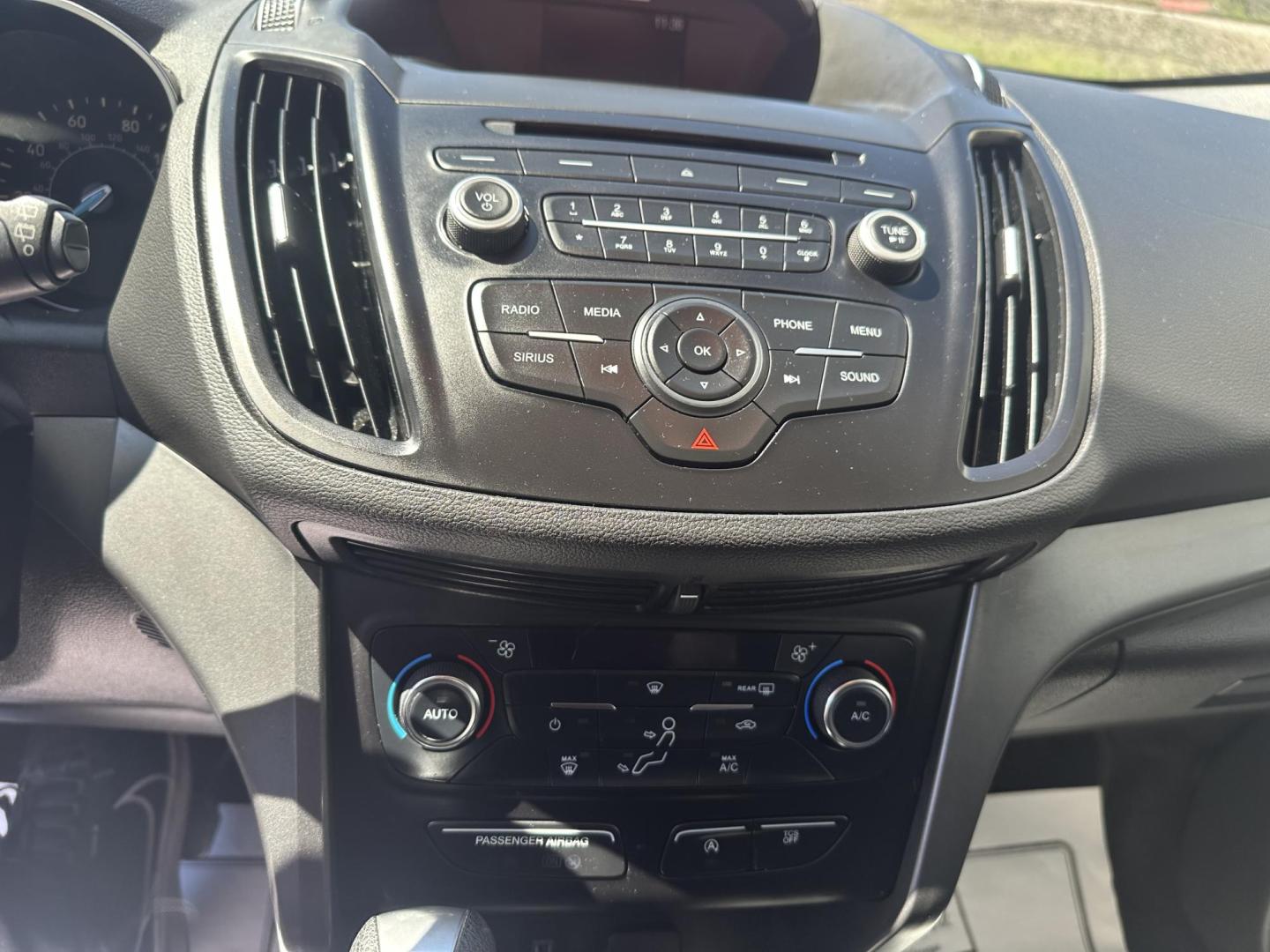 2017 White Ford Escape SE 4WD (1FMCU9GD3HU) with an 1.5L L4 DOHC 16V engine, 6A transmission, located at 8464 Route 219, Brockway, PA, 15824, (814) 265-1330, 41.226871, -78.780518 - MUST SEE NEW ARRIVAL...2017 FORD ESCAPE SE 4WD WITH ONLY 30,000 MILES...4 cylinder engine, air condition, power windows and locks, power seat, factory alloy wheels and much more. Serviced, Pa-inspected and new tires..Hurry in this one won't last long. - Photo#6