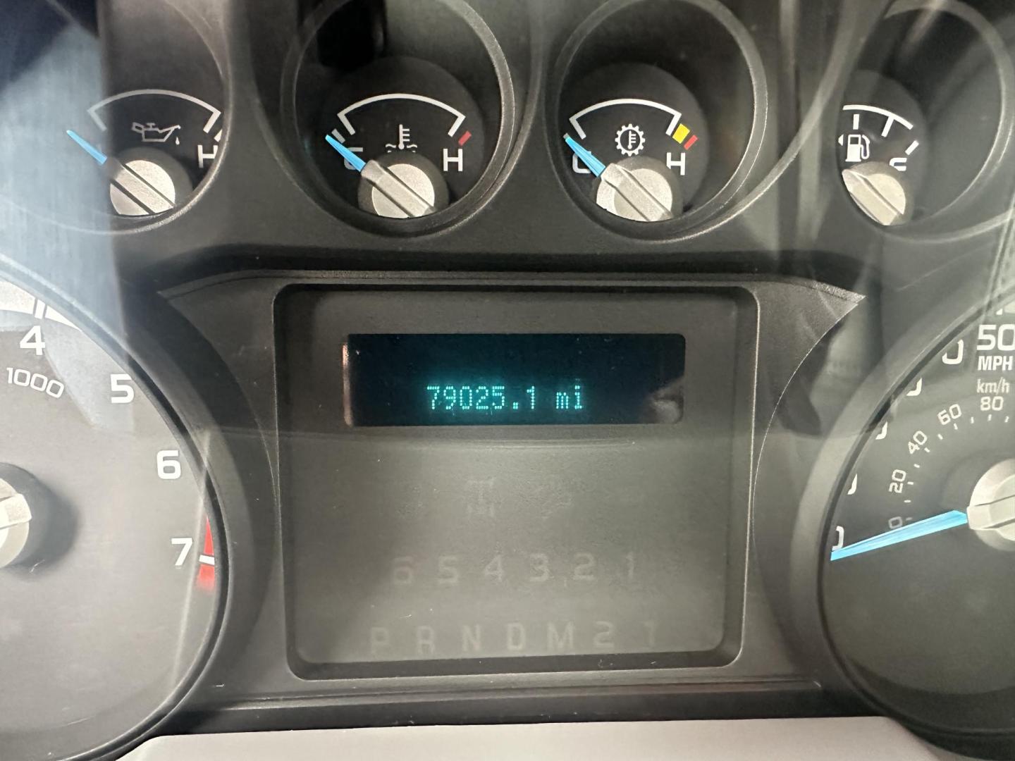 2015 White Ford F-350 SD XL 4WD (1FTRF3B63FE) with an 6.2L V8 OHV 16V engine, 6-Speed Automatic transmission, located at 8464 Route 219, Brockway, PA, 15824, (814) 265-1330, 41.226871, -78.780518 - Hard to find truck, and we have the right one. Stop in and check out this 2015 Ford F350 R/Cab 4x4 with gas engine. Well equipped with a/c, power windows and locks, 8'bed and ONLY 78900 miles. Serviced and ready to go. Save thousands on this pre owned Ford truck. - Photo#5