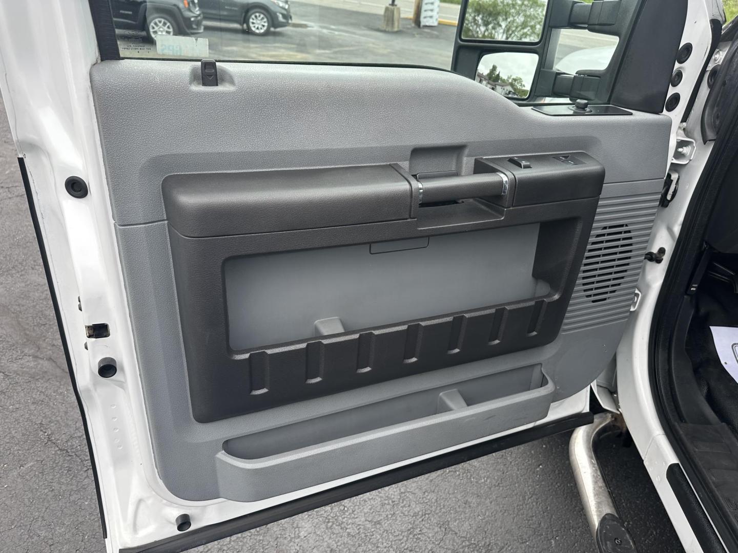 2015 White Ford F-350 SD XL 4WD (1FTRF3B63FE) with an 6.2L V8 OHV 16V engine, 6-Speed Automatic transmission, located at 8464 Route 219, Brockway, PA, 15824, (814) 265-1330, 41.226871, -78.780518 - Hard to find truck, and we have the right one. Stop in and check out this 2015 Ford F350 R/Cab 4x4 with gas engine. Well equipped with a/c, power windows and locks, 8'bed and ONLY 78900 miles. Serviced and ready to go. Save thousands on this pre owned Ford truck. - Photo#4